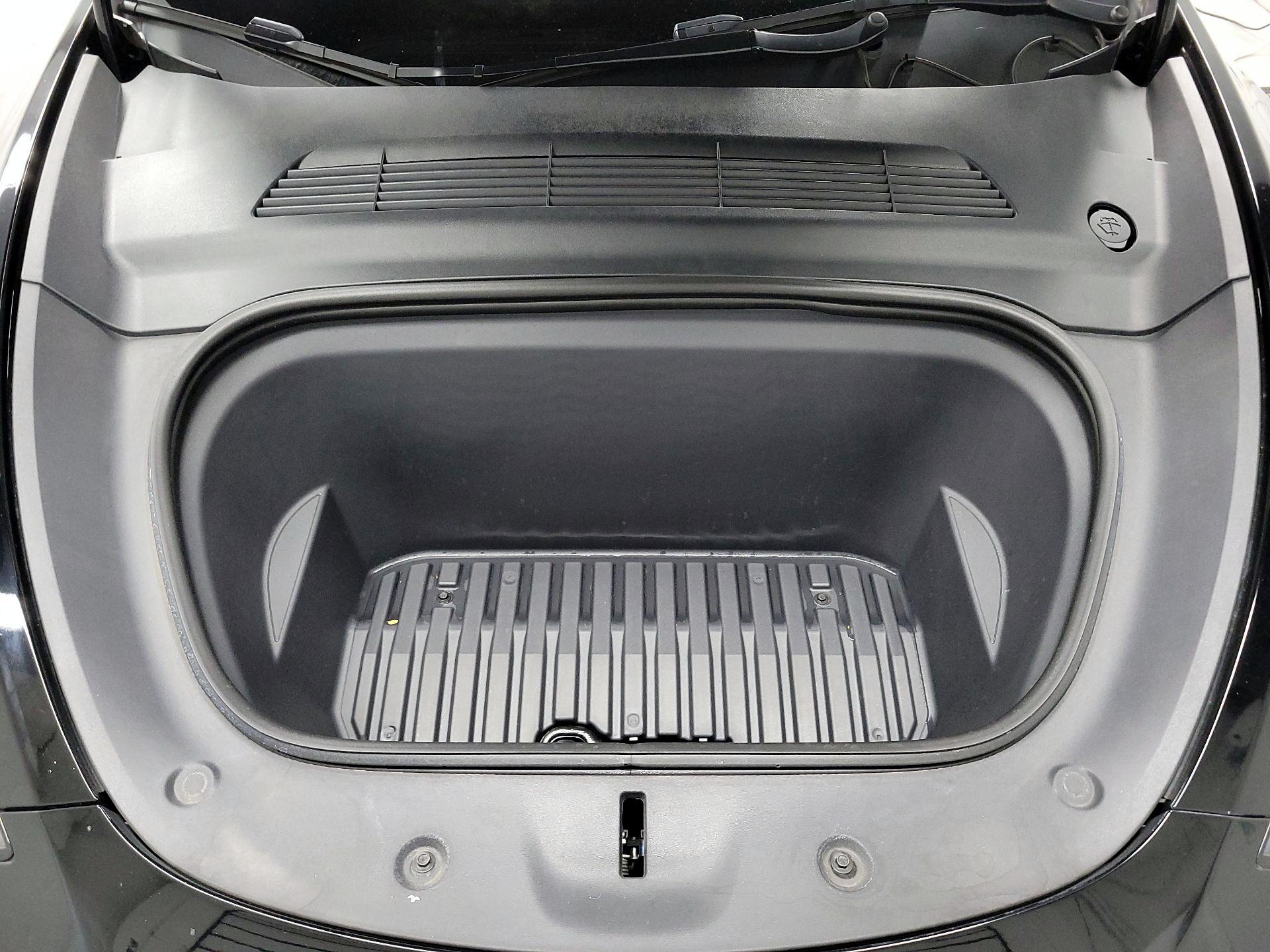 Thumbnail: 2023 Tesla Model Y - 18