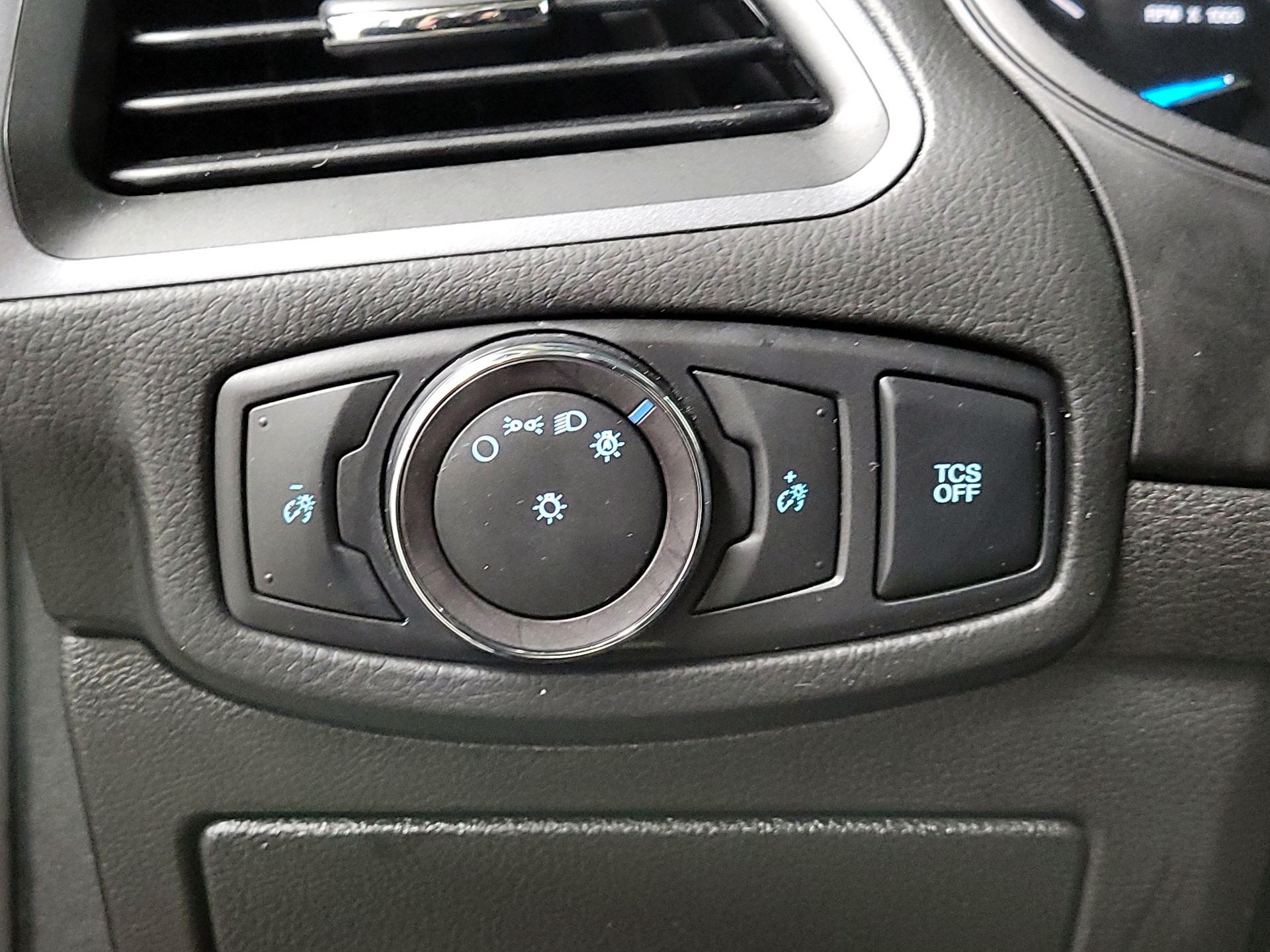 Thumbnail: 2019 Ford Edge - 13