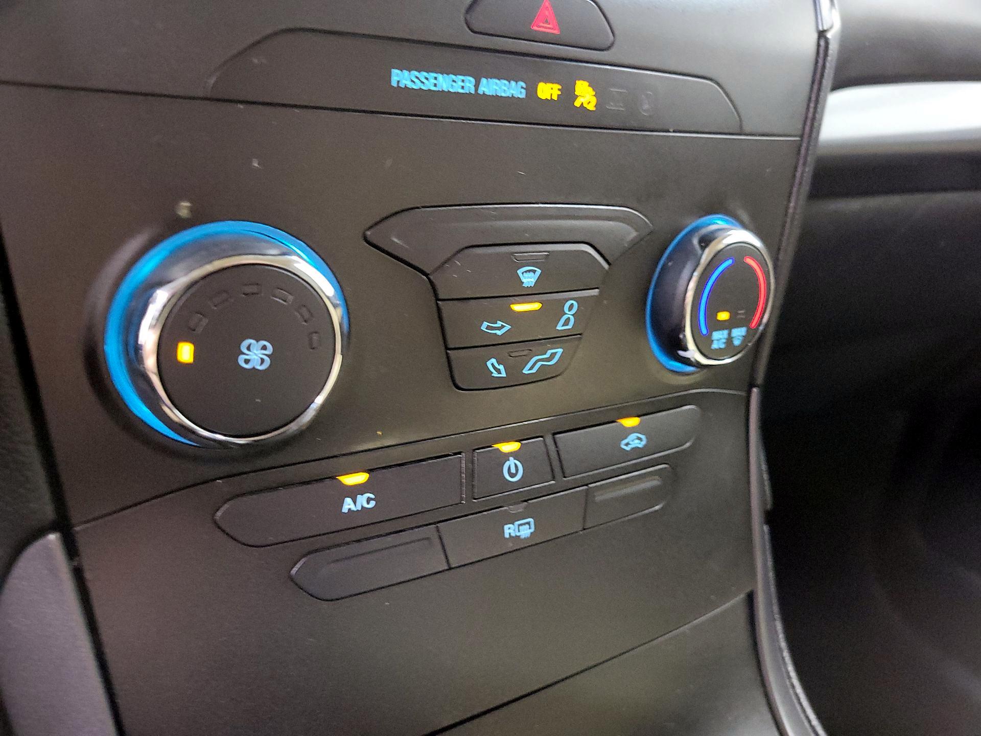 Thumbnail: 2019 Ford Edge - 16