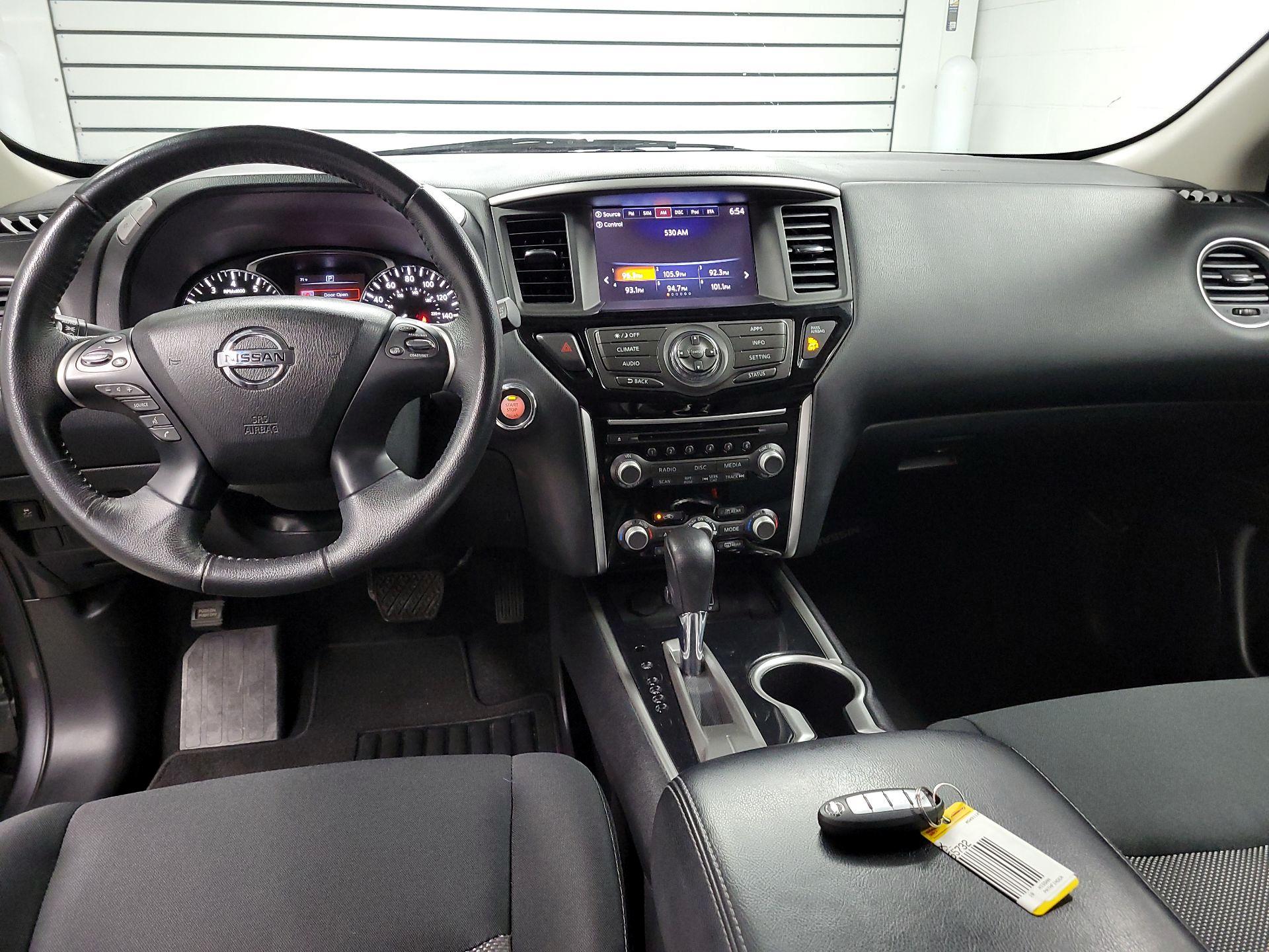 Thumbnail: 2018 Nissan Pathfinder - 9