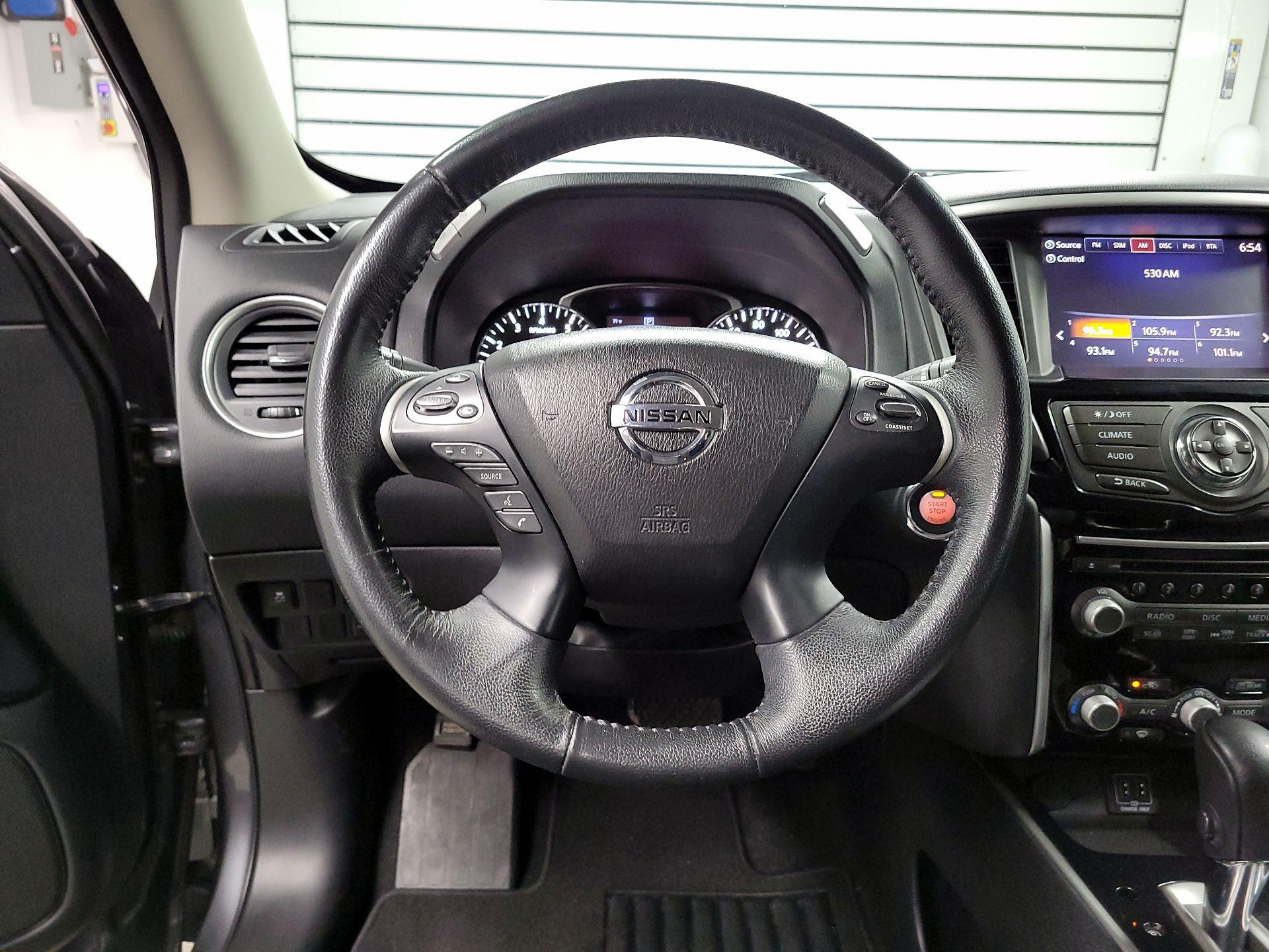 Thumbnail: 2018 Nissan Pathfinder - 10