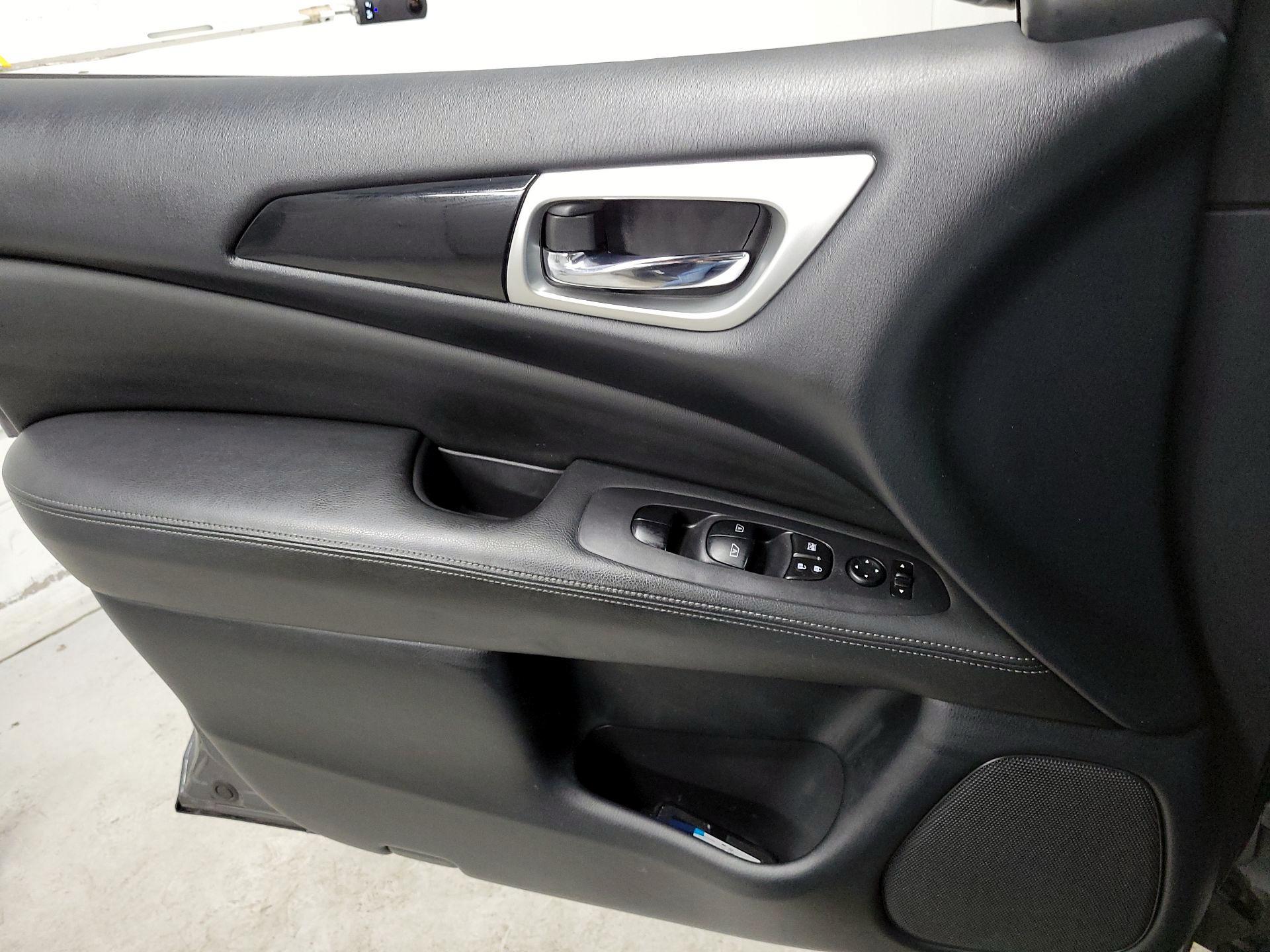 Thumbnail: 2018 Nissan Pathfinder - 12