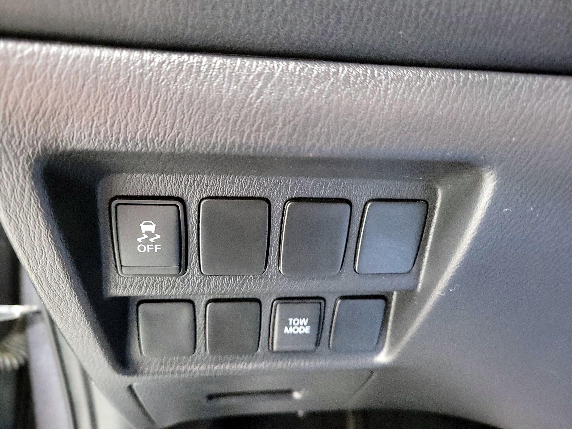 Thumbnail: 2018 Nissan Pathfinder - 13