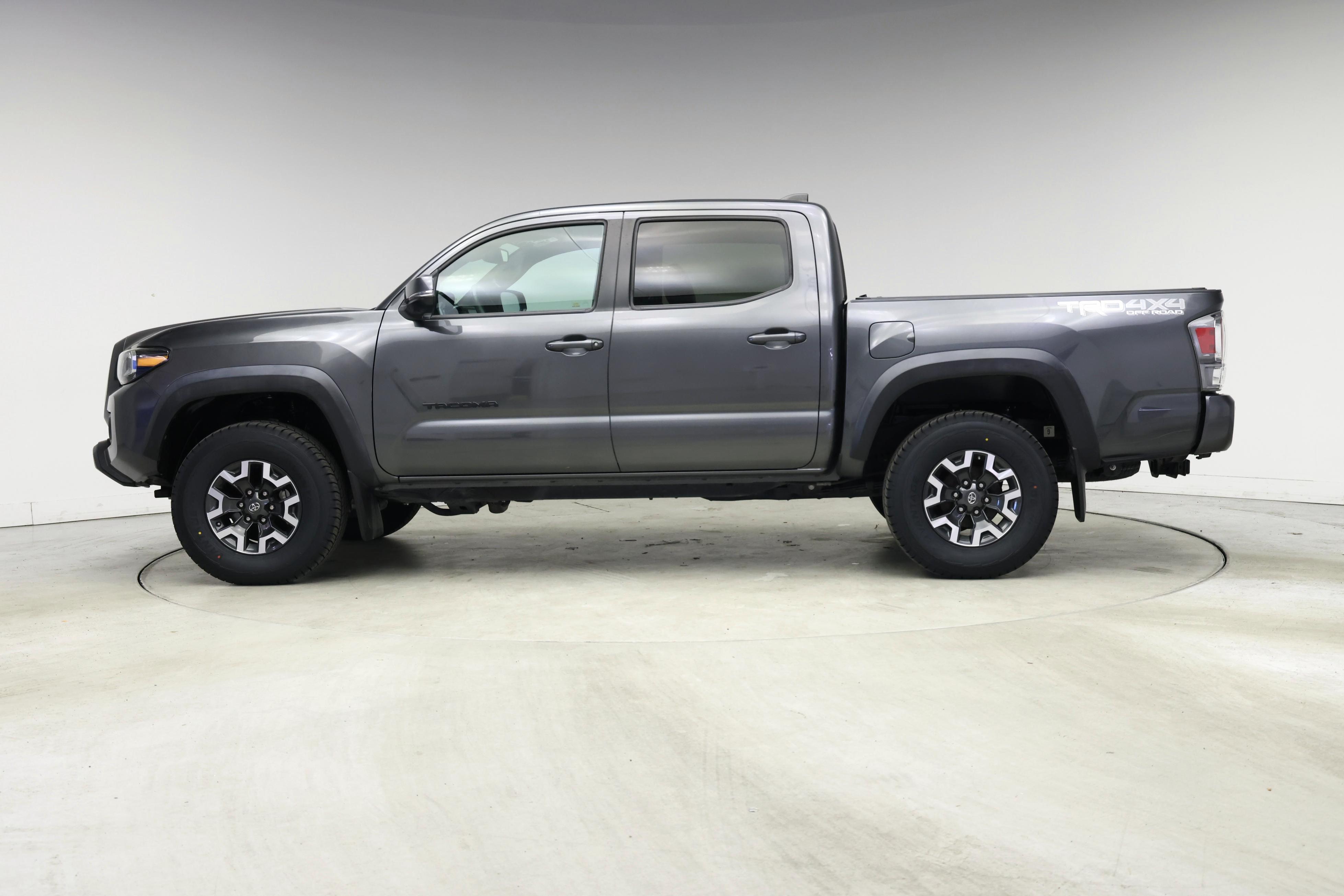 Thumbnail: 2020 Toyota Tacoma - 3