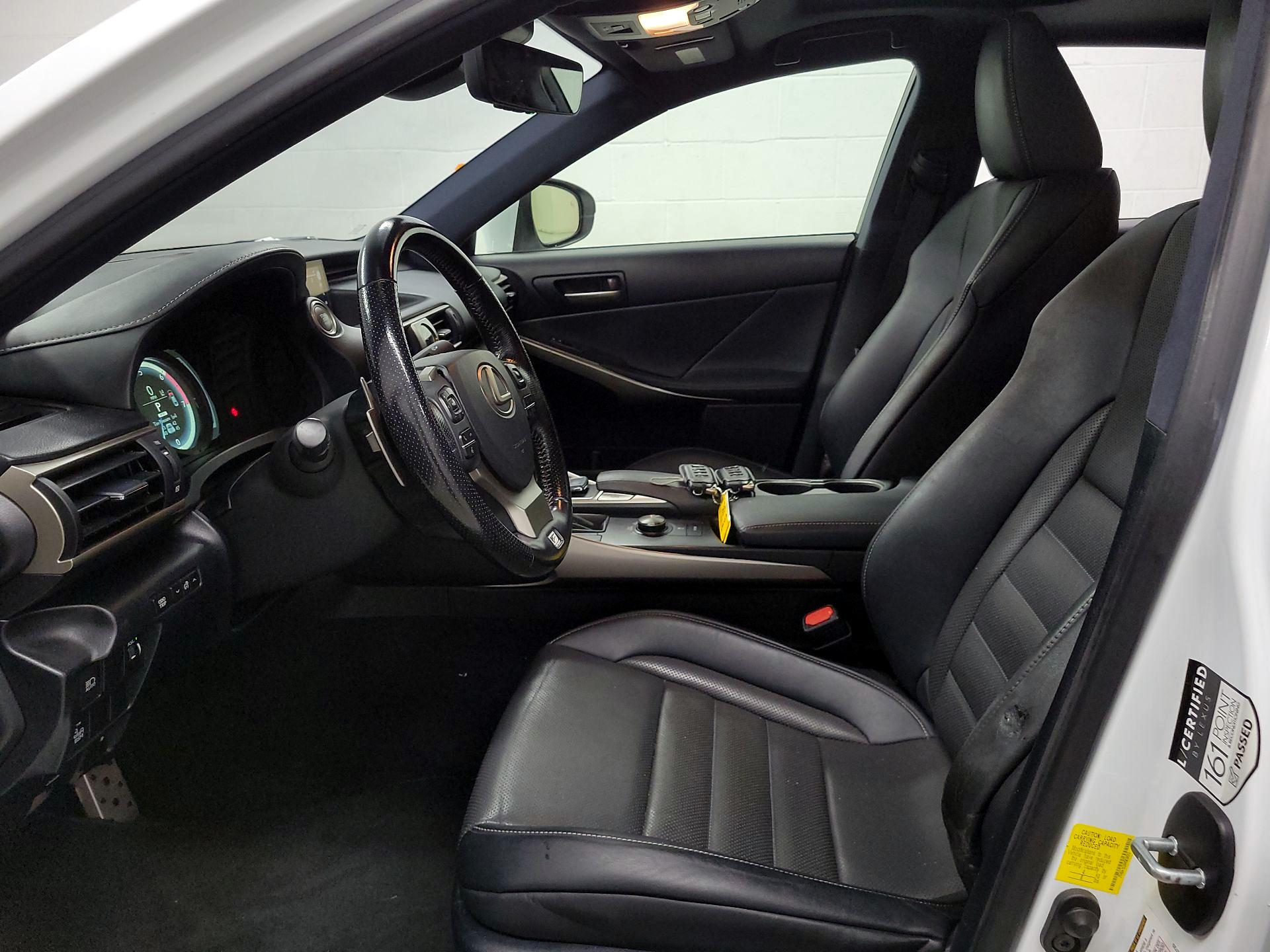 Thumbnail: 2017 Lexus IS - 11