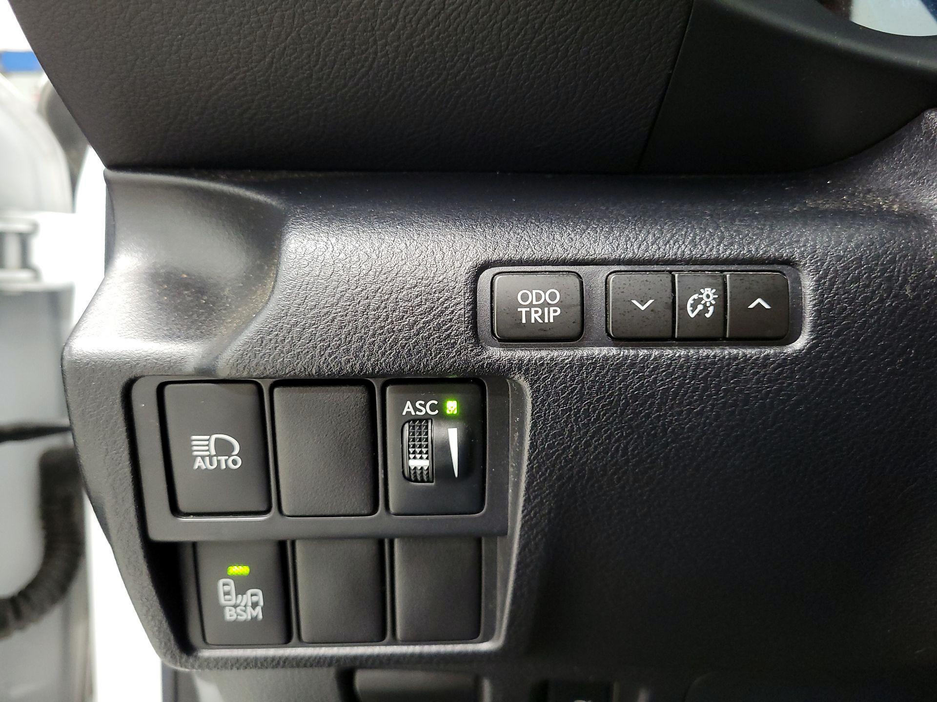 Thumbnail: 2017 Lexus IS - 13