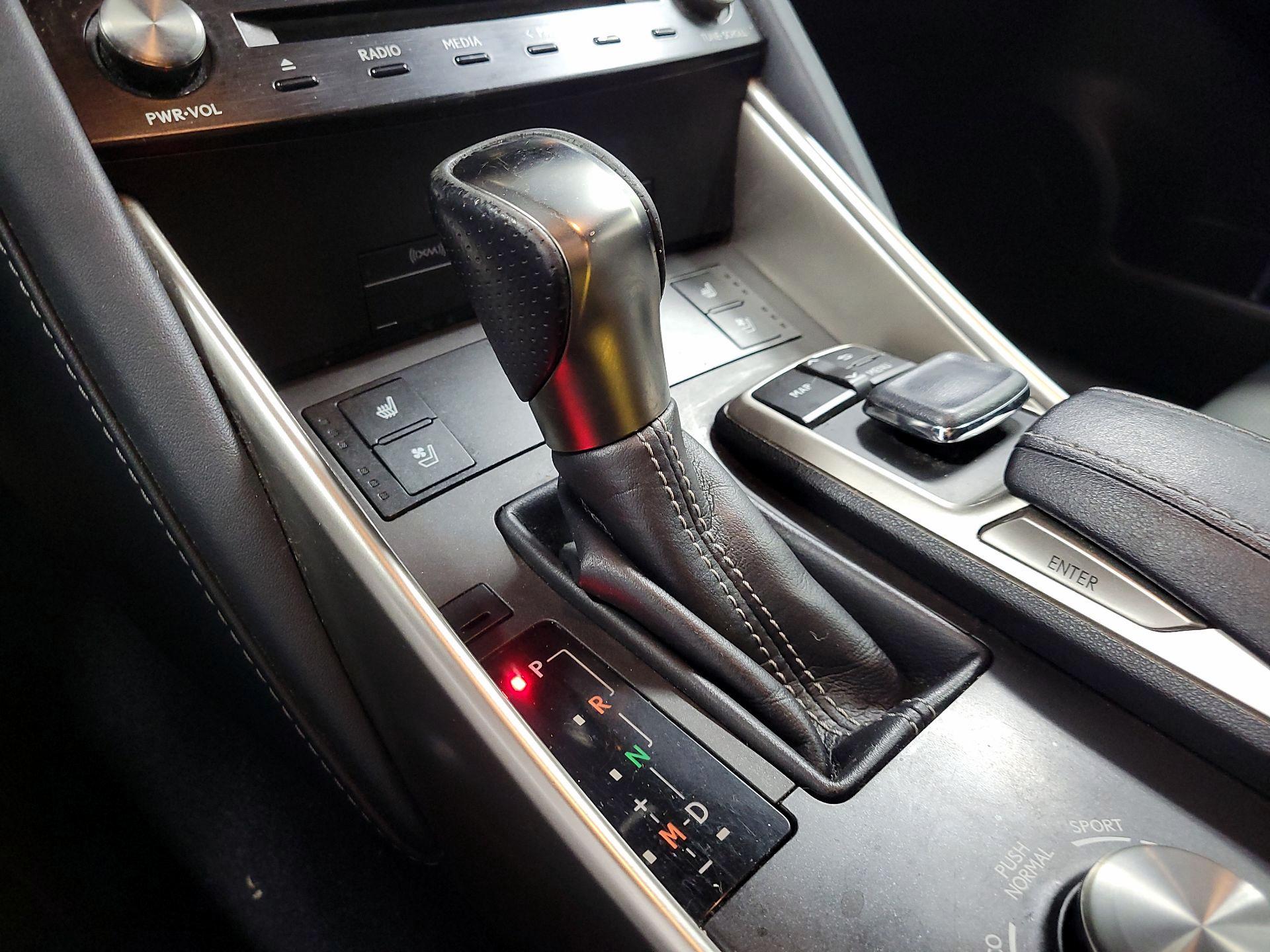 Thumbnail: 2017 Lexus IS - 17