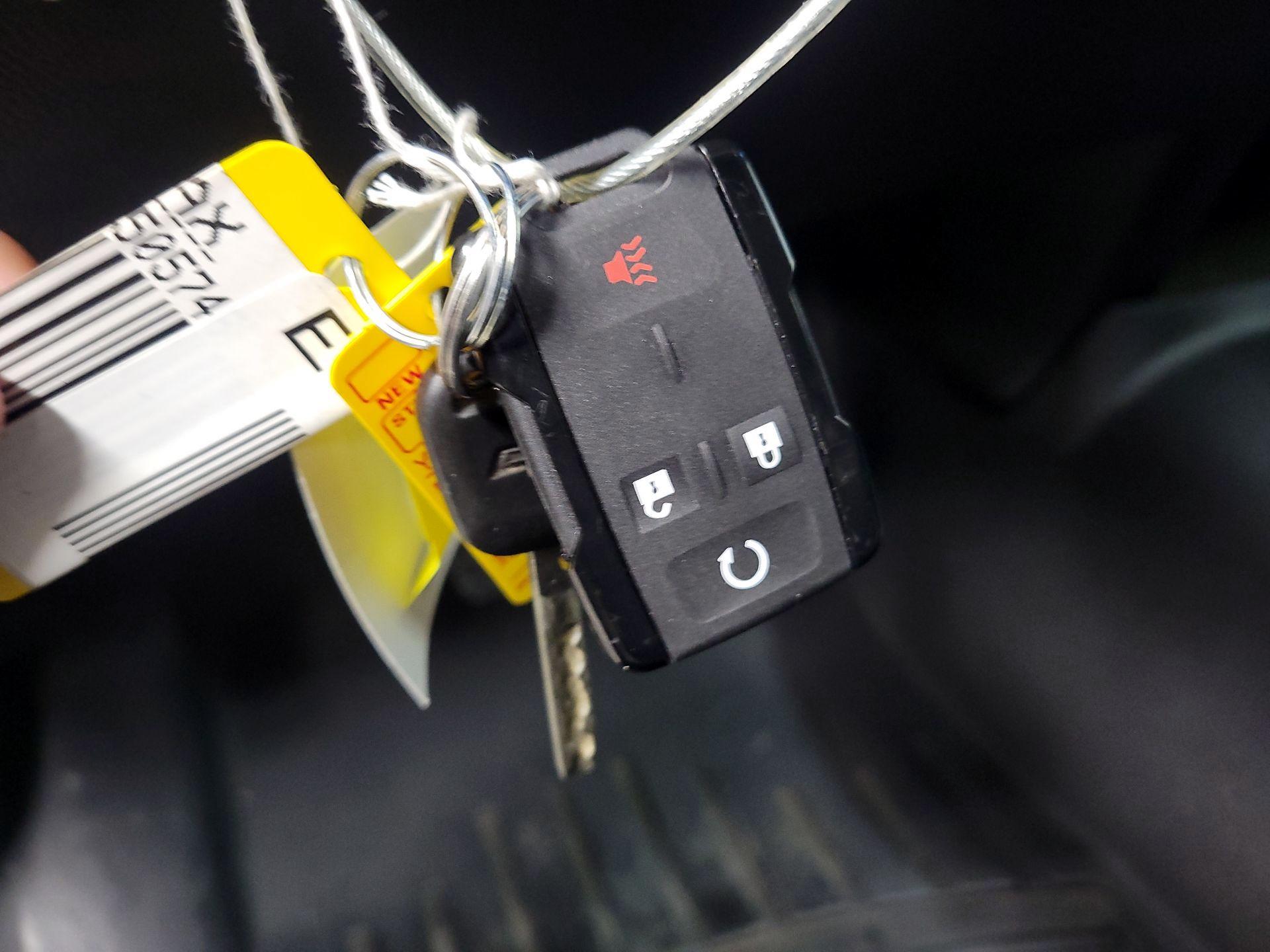 Thumbnail: 2015 Chevrolet Silverado 2500 - 20