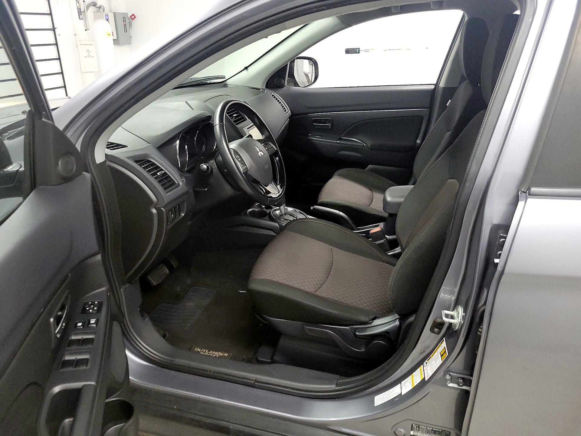 Thumbnail: 2017 Mitsubishi Outlander Sport - 11