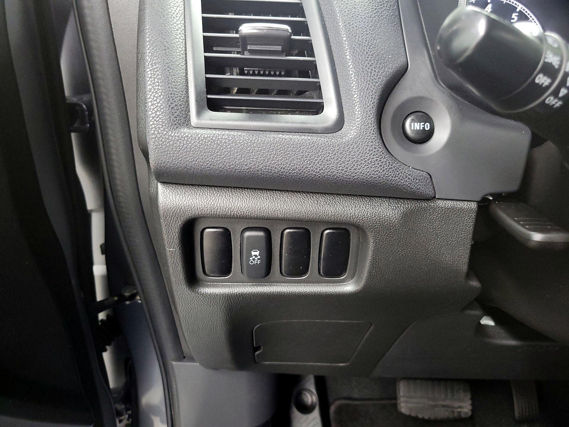 Thumbnail: 2017 Mitsubishi Outlander Sport - 13