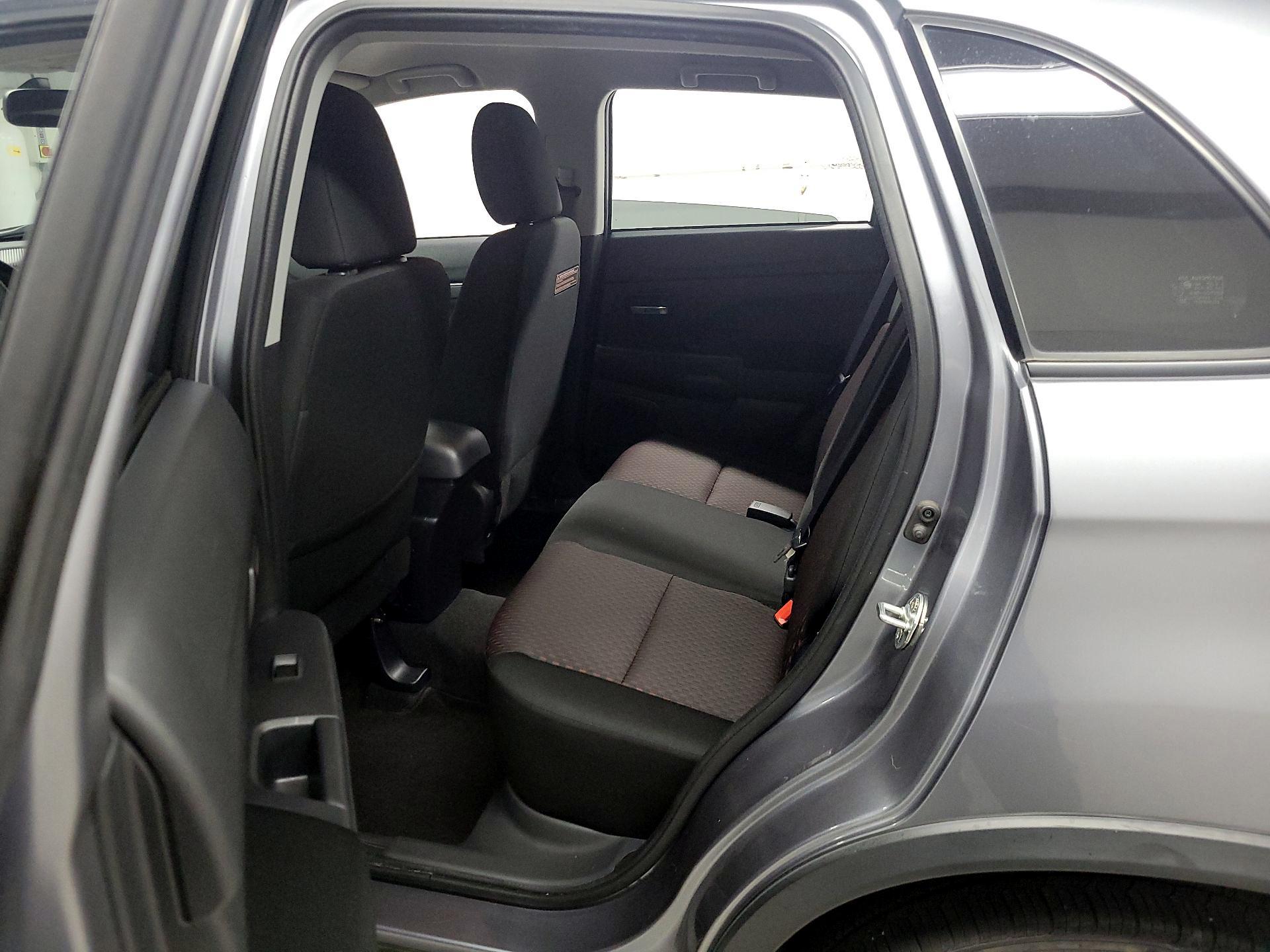 Thumbnail: 2017 Mitsubishi Outlander Sport - 19