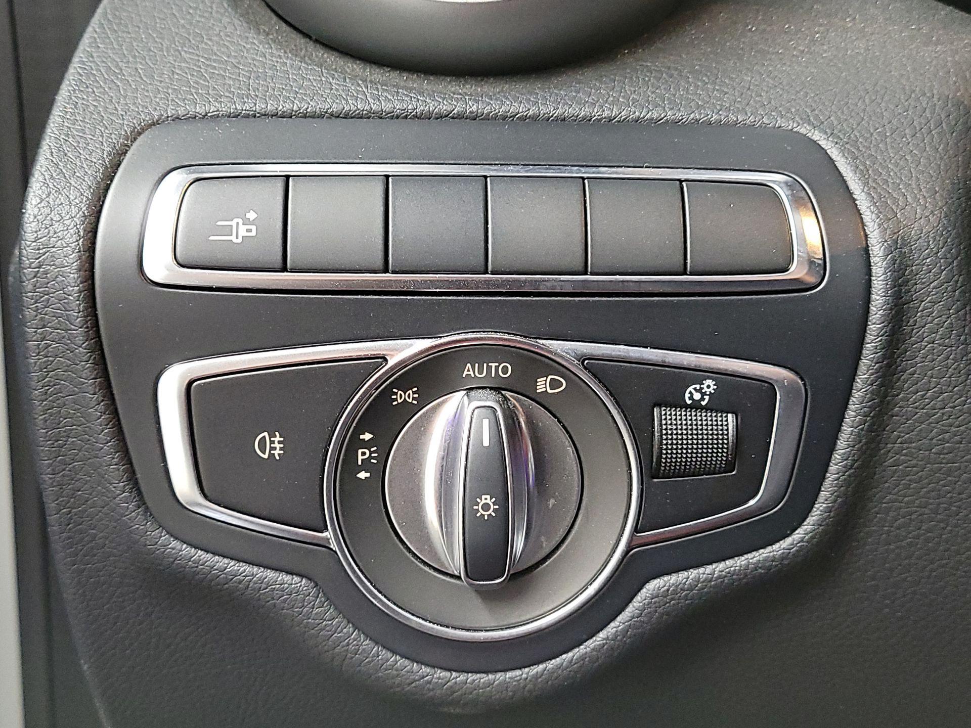 Thumbnail: 2023 Mercedes-Benz C-Class - 13