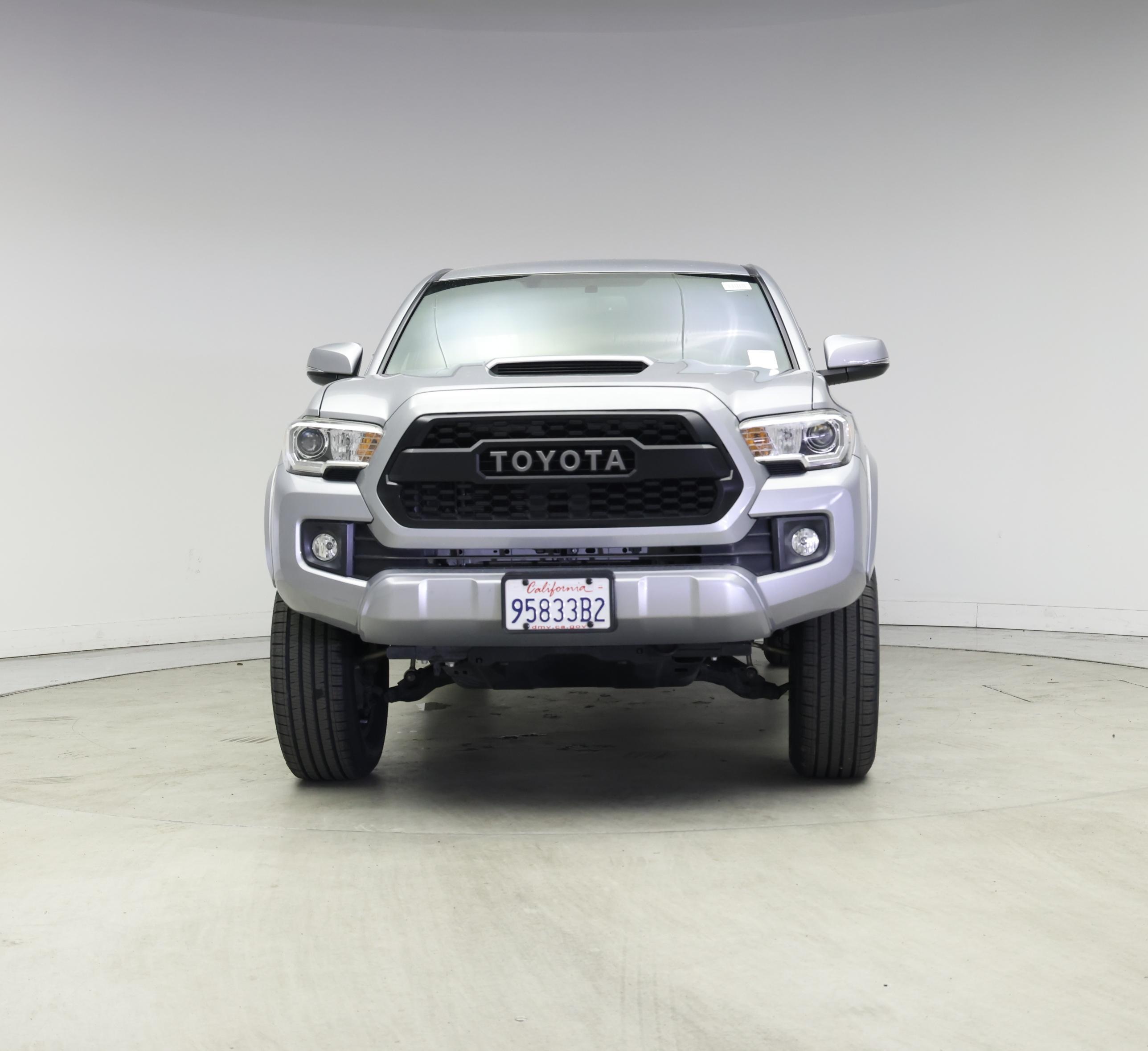 Thumbnail: 2017 Toyota Tacoma - 5