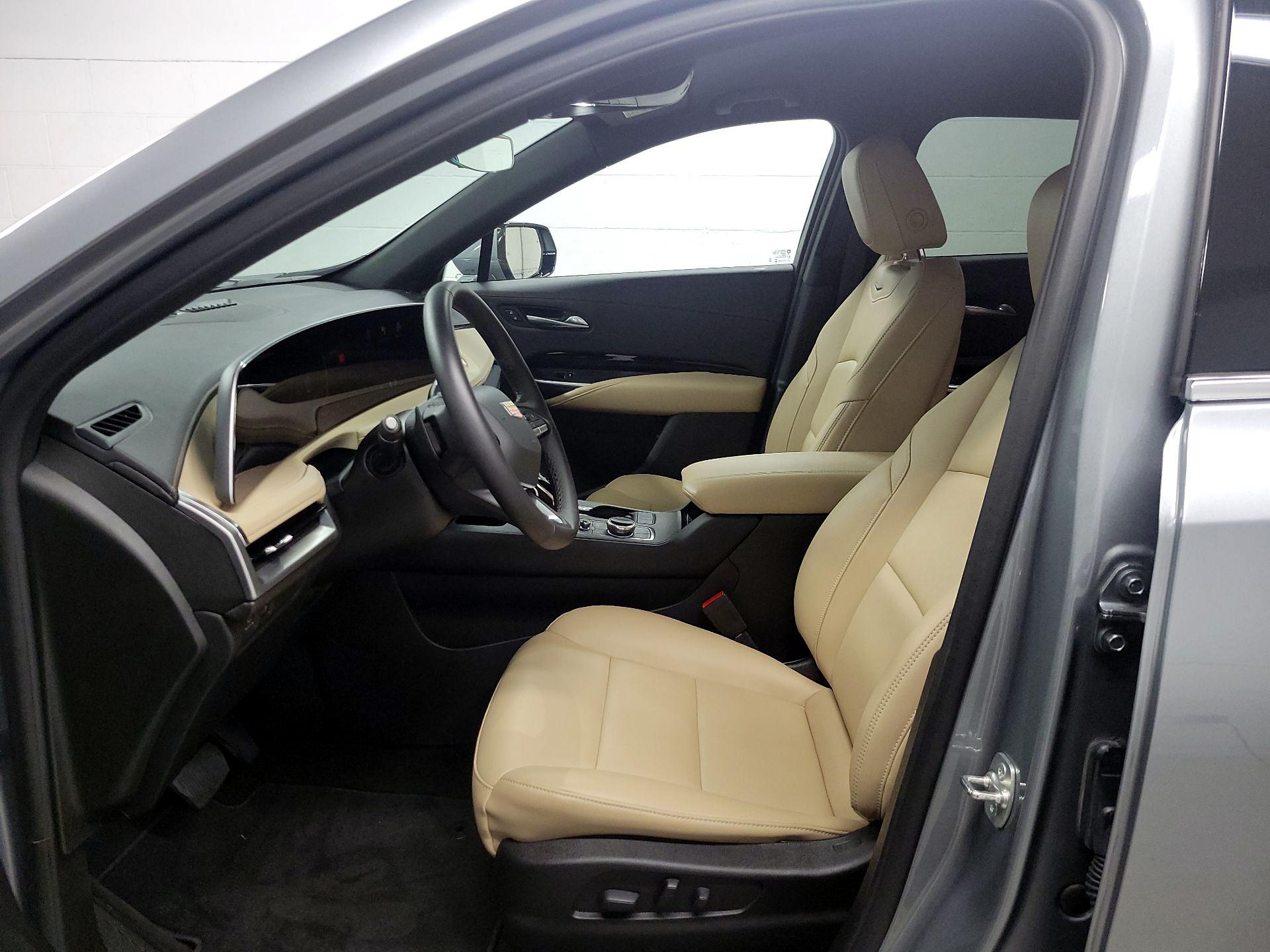 Thumbnail: 2024 Cadillac XT4 - 11