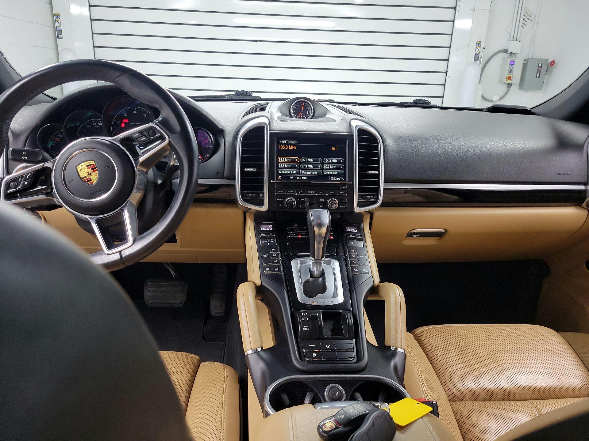 Thumbnail: 2016 Porsche Cayenne - 9