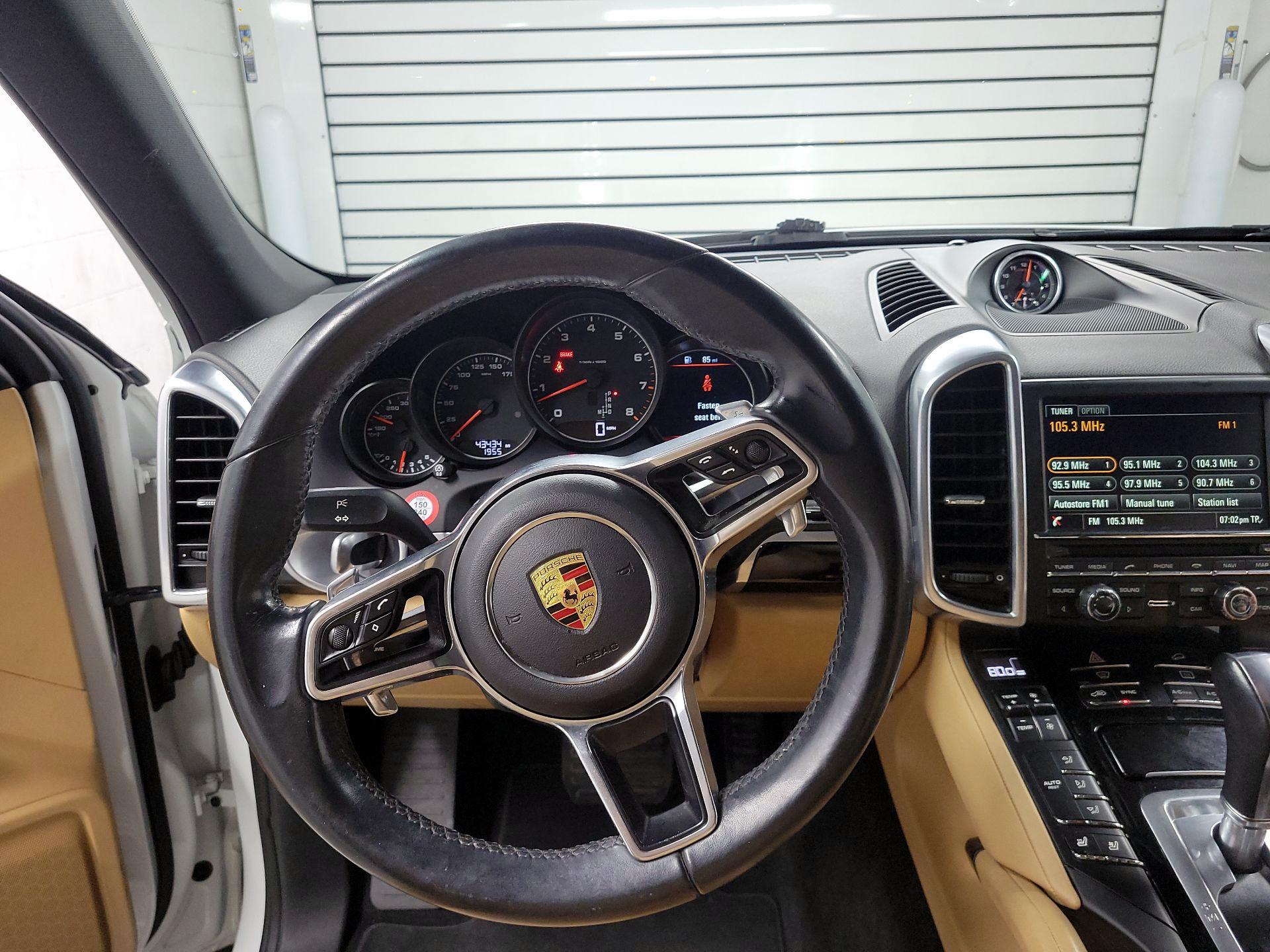Thumbnail: 2016 Porsche Cayenne - 10