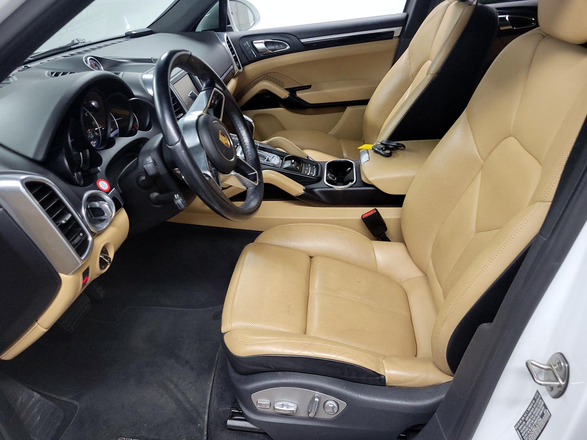 Thumbnail: 2016 Porsche Cayenne - 11