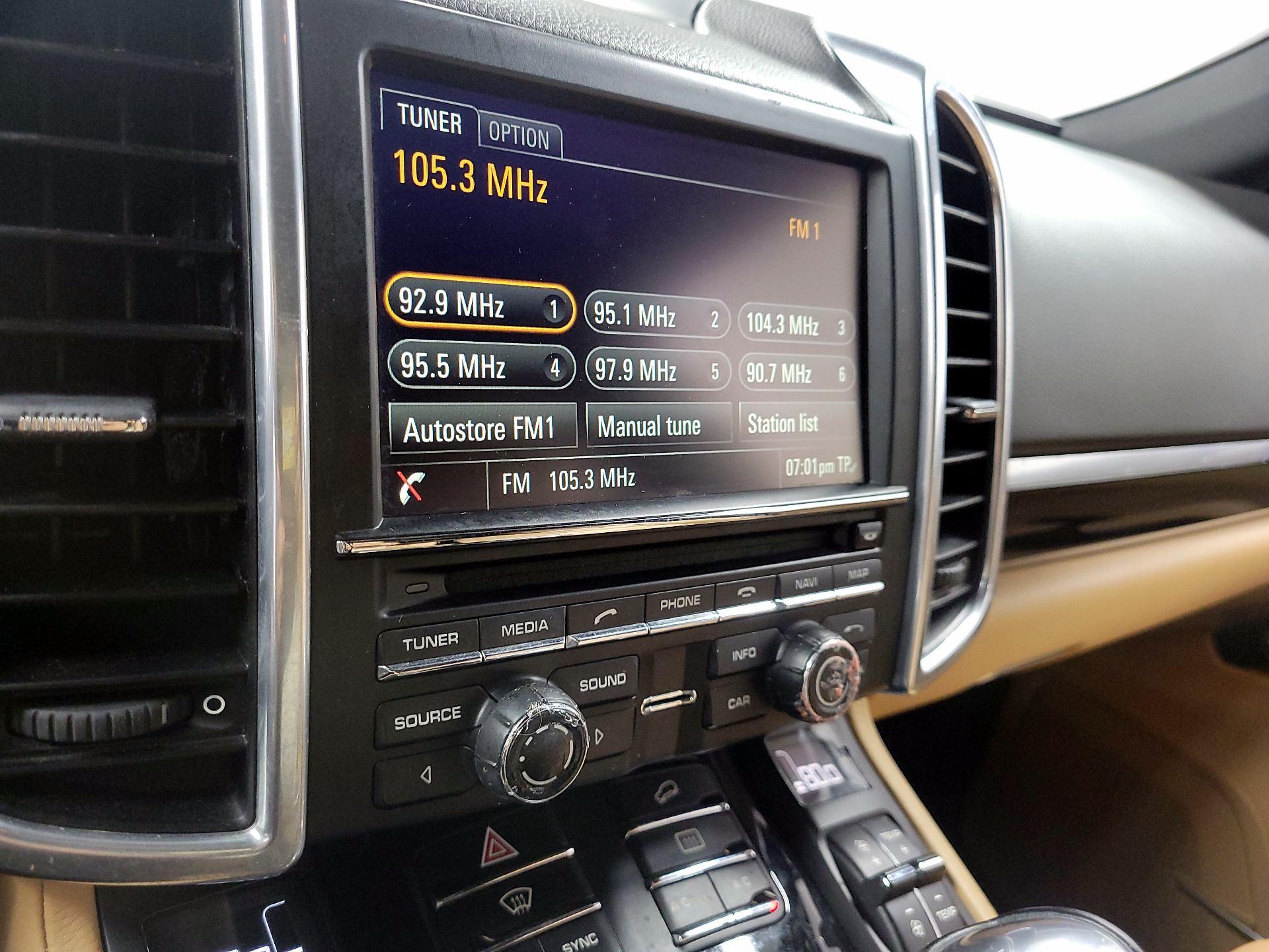 Thumbnail: 2016 Porsche Cayenne - 15