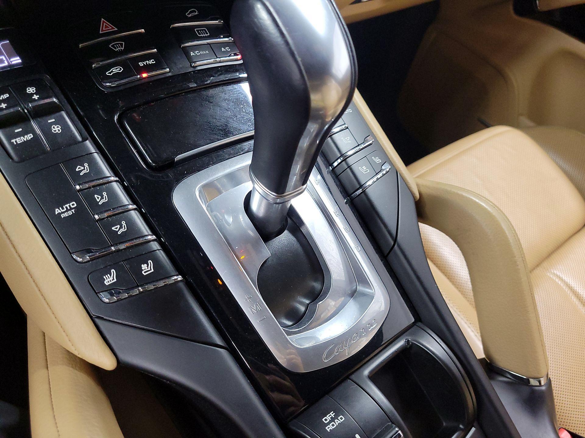 Thumbnail: 2016 Porsche Cayenne - 17