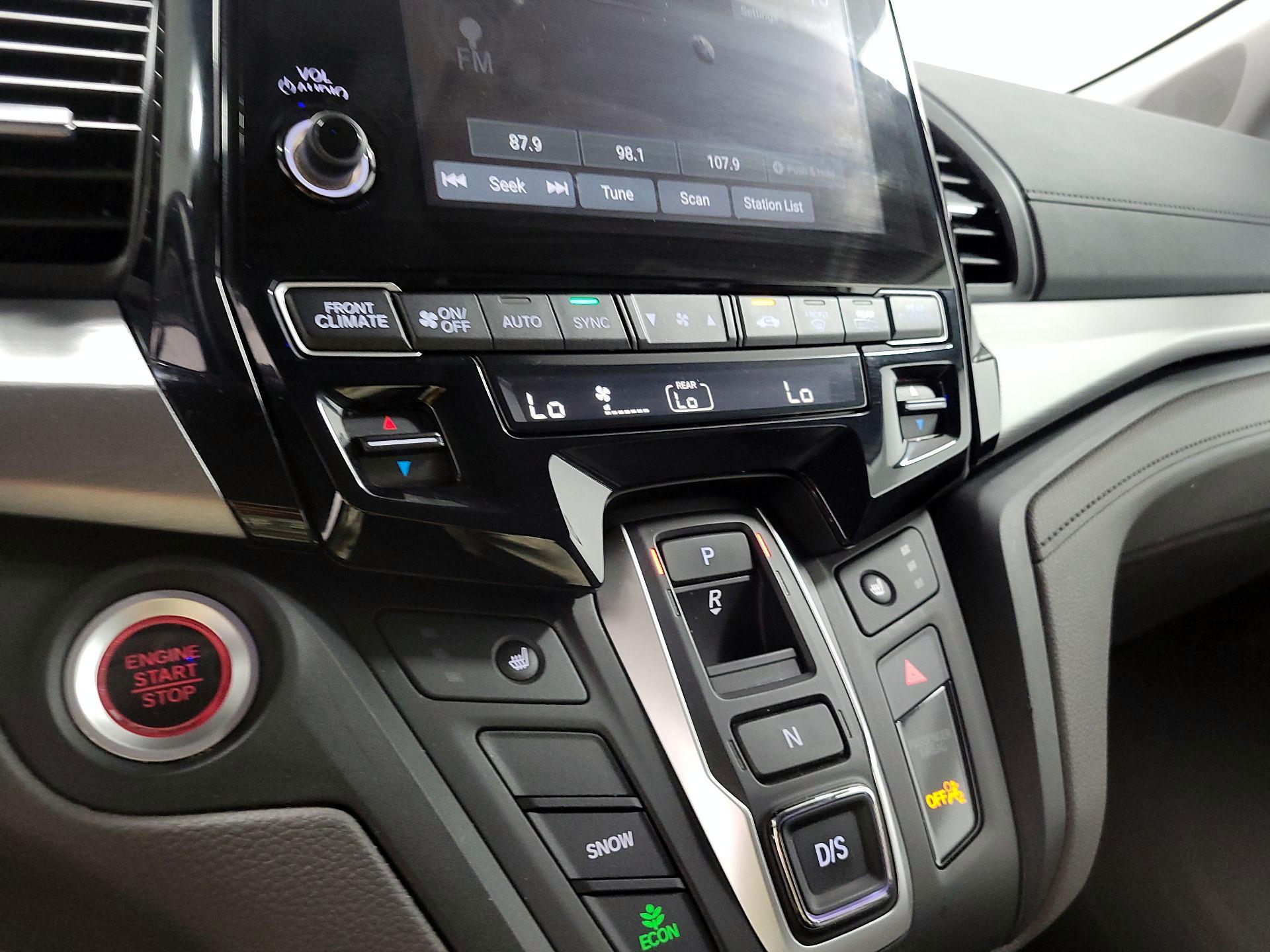 Thumbnail: 2019 Honda Odyssey - 16