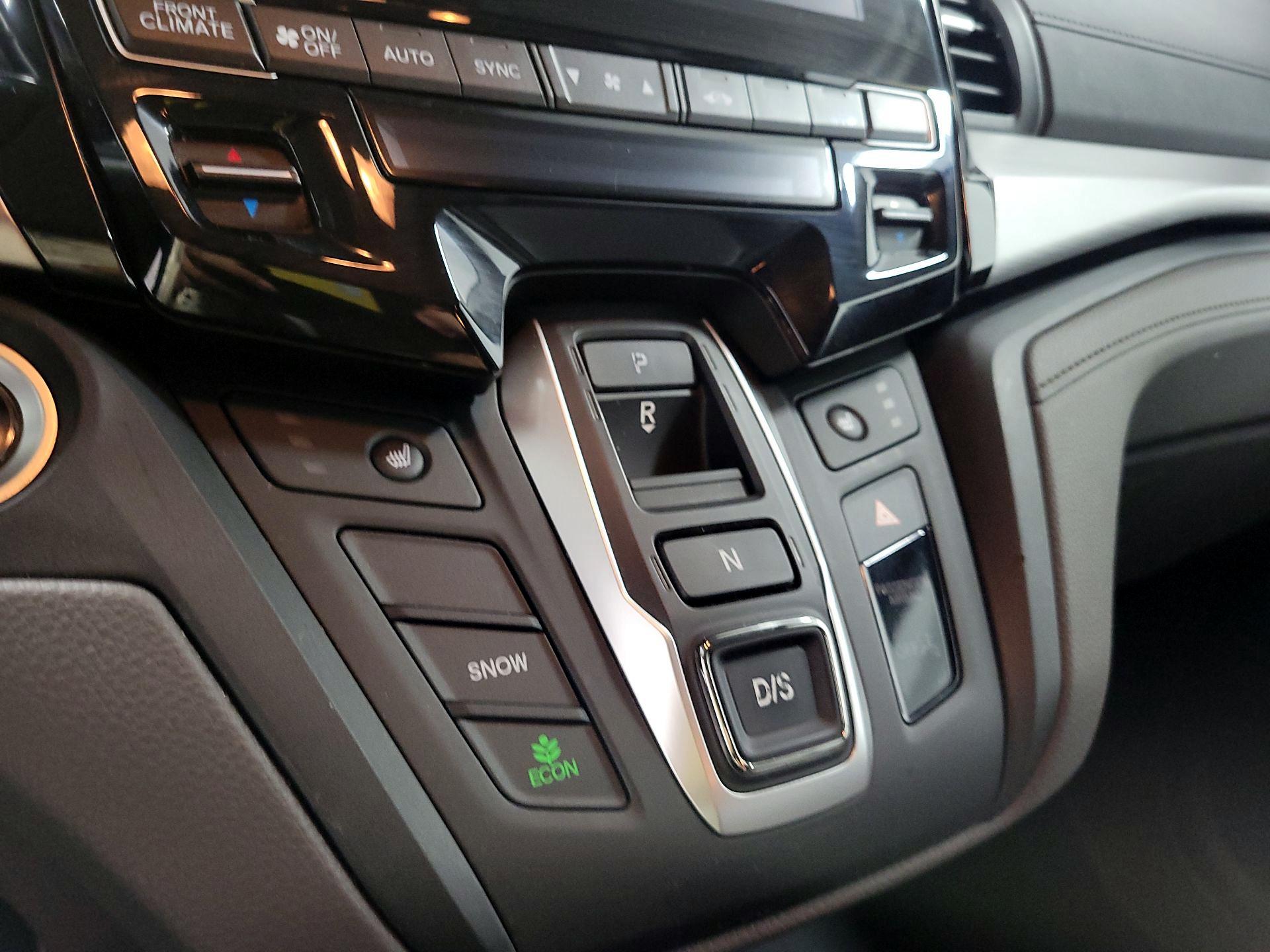 Thumbnail: 2019 Honda Odyssey - 17