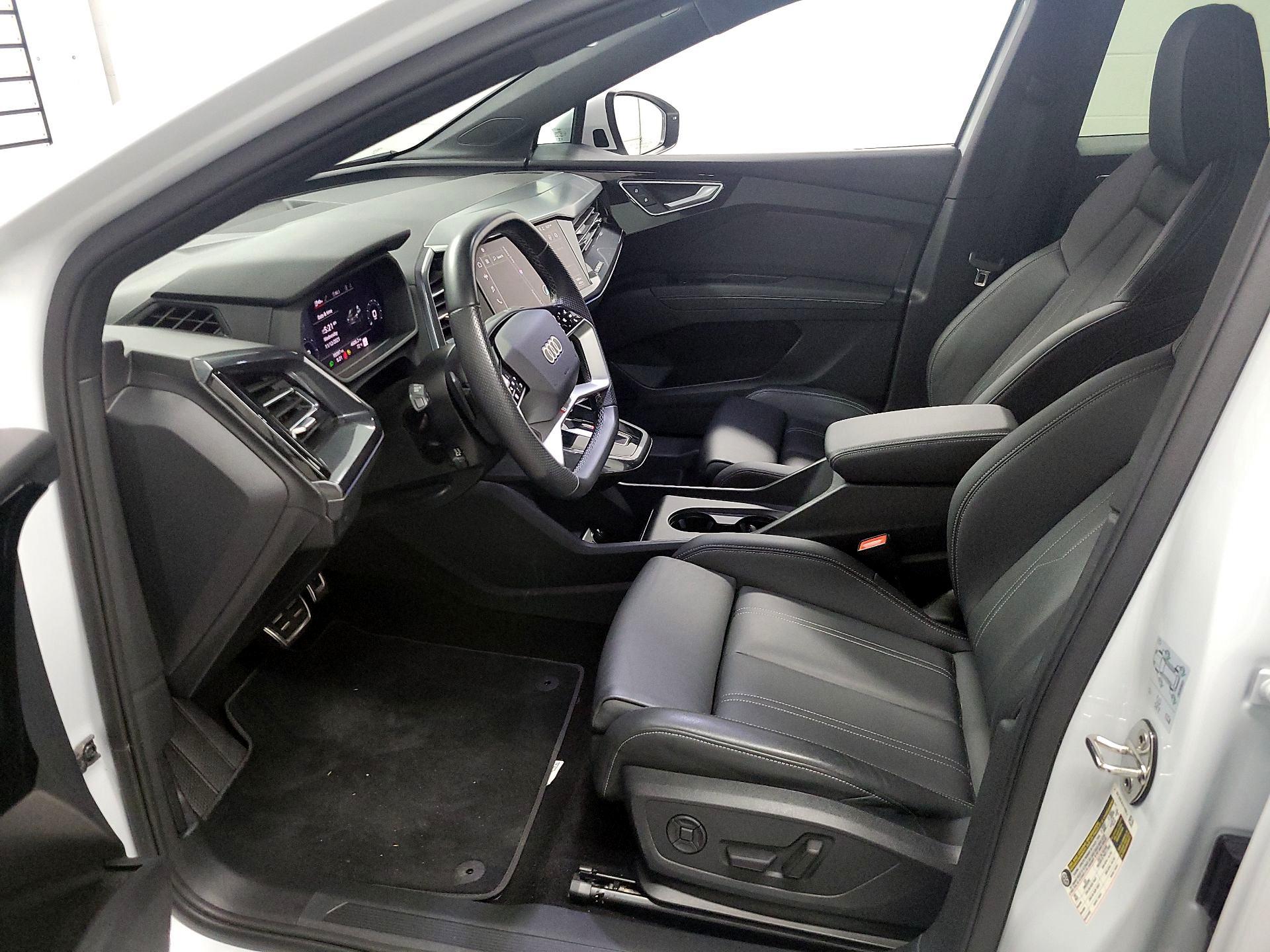 Thumbnail: 2024 Audi Q4 e-tron - 11