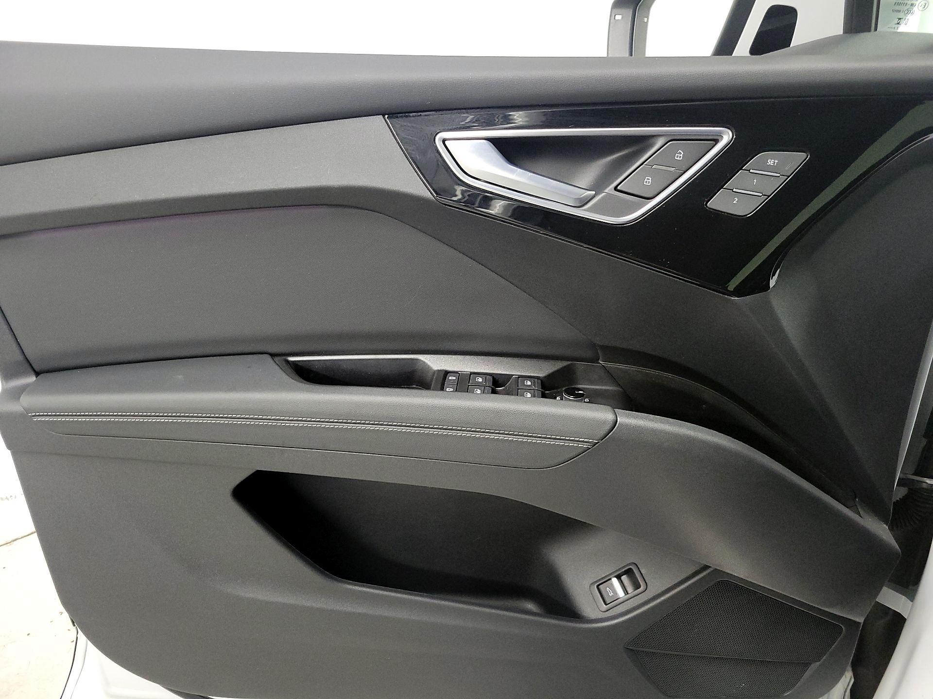 Thumbnail: 2024 Audi Q4 e-tron - 12