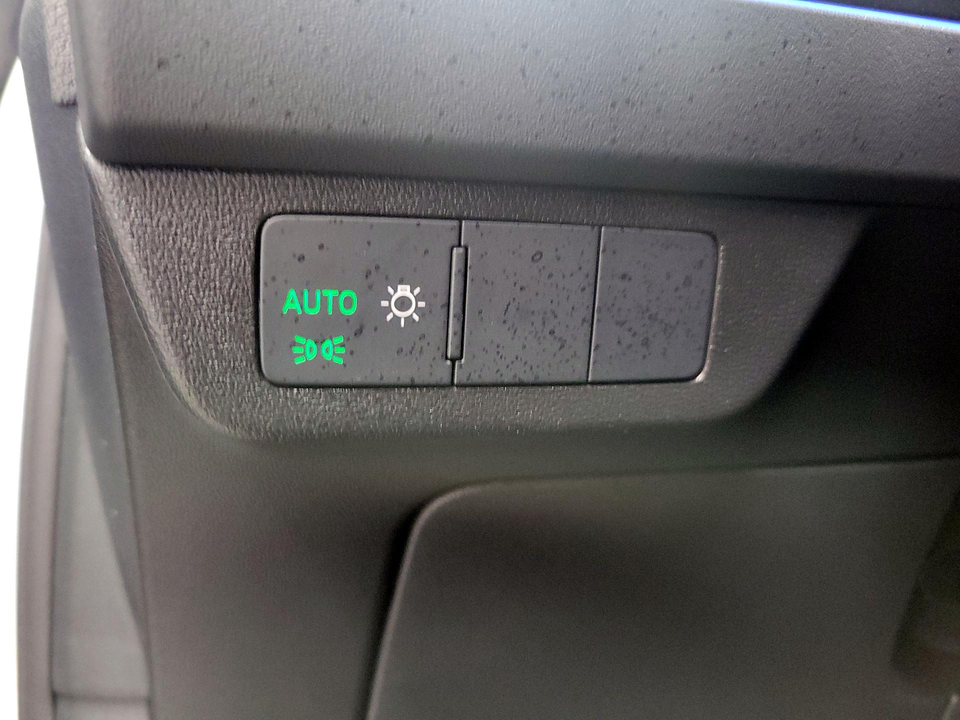 Thumbnail: 2024 Audi Q4 e-tron - 13