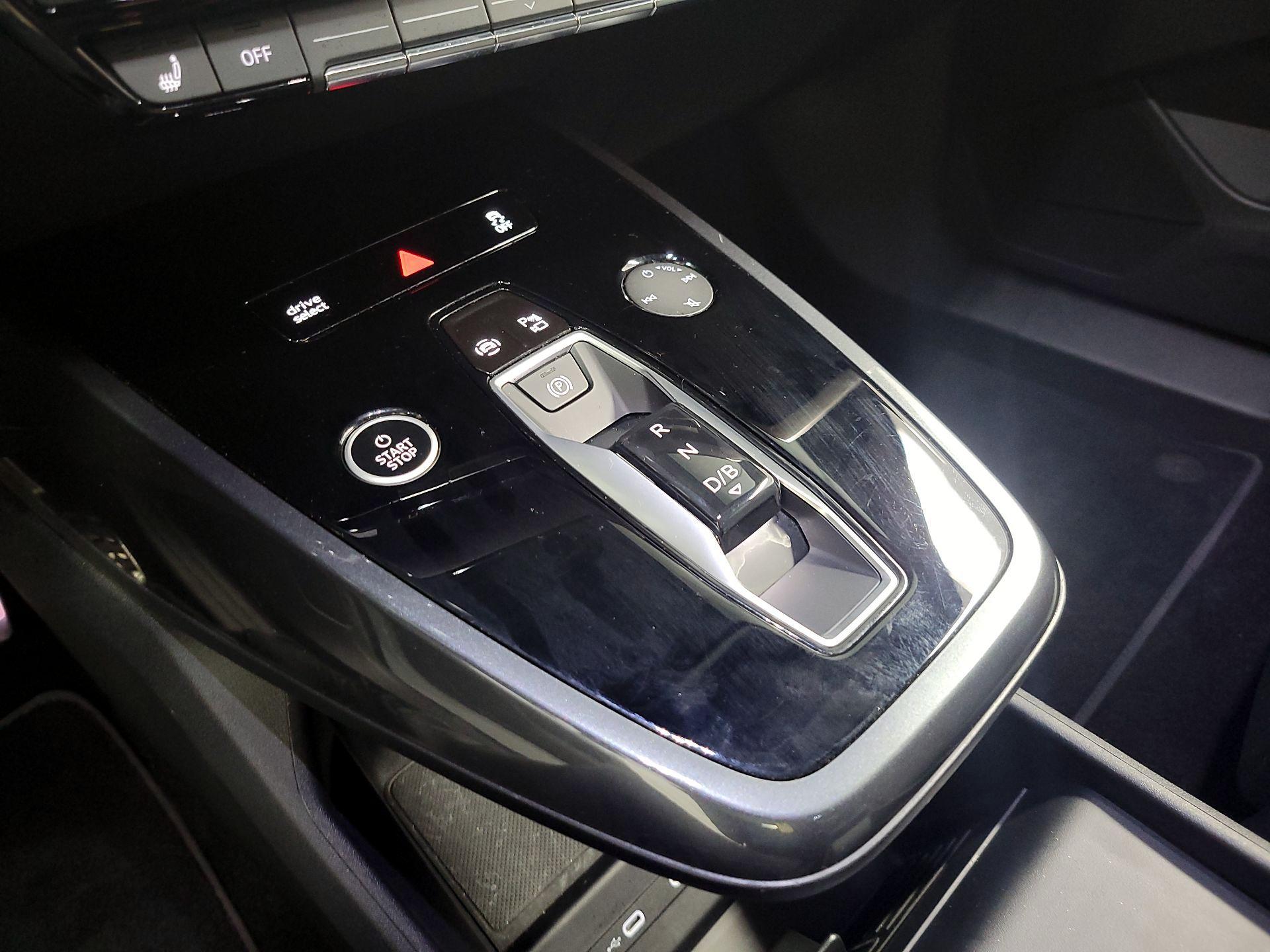 Thumbnail: 2024 Audi Q4 e-tron - 18