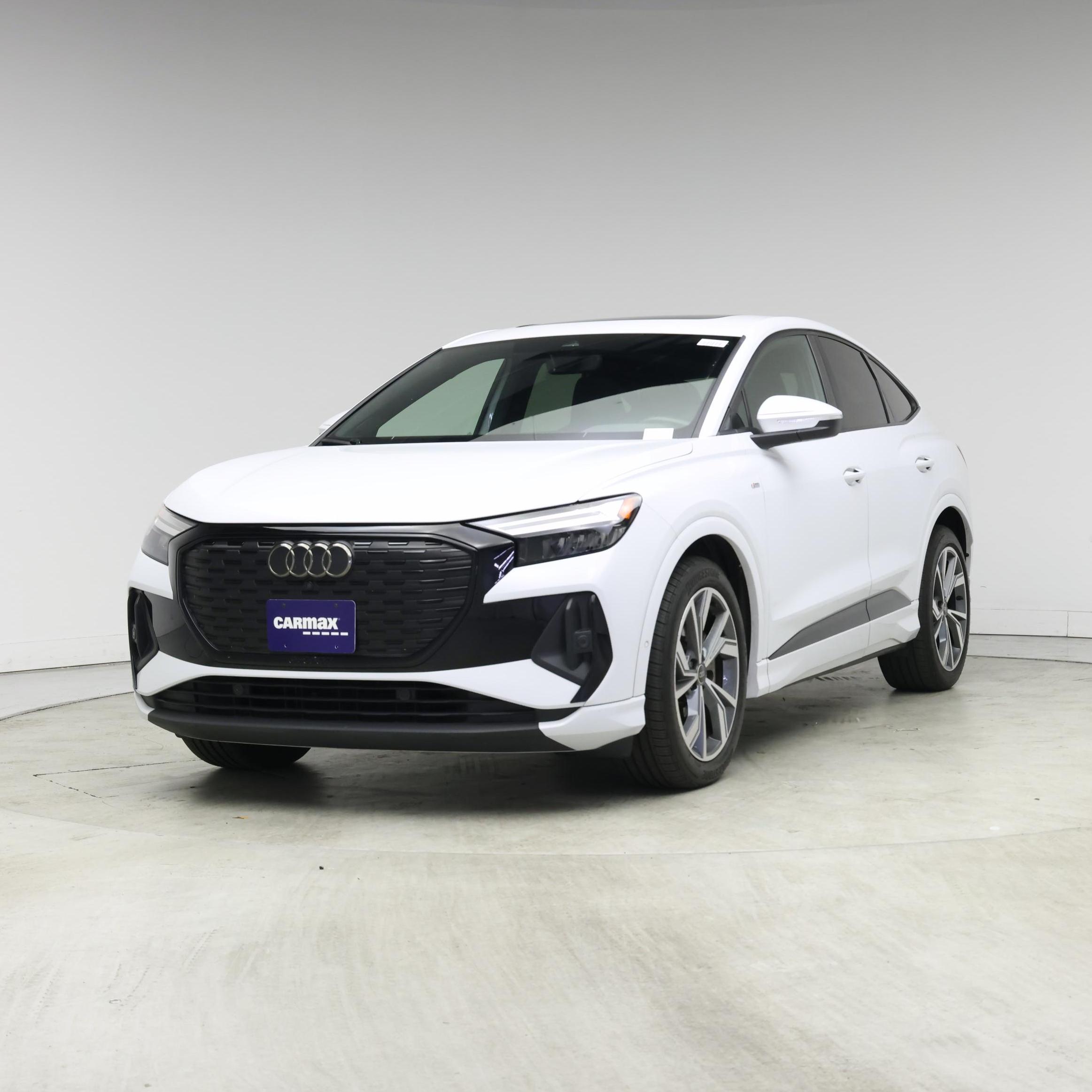 Thumbnail: 2024 Audi Q4 e-tron - 4