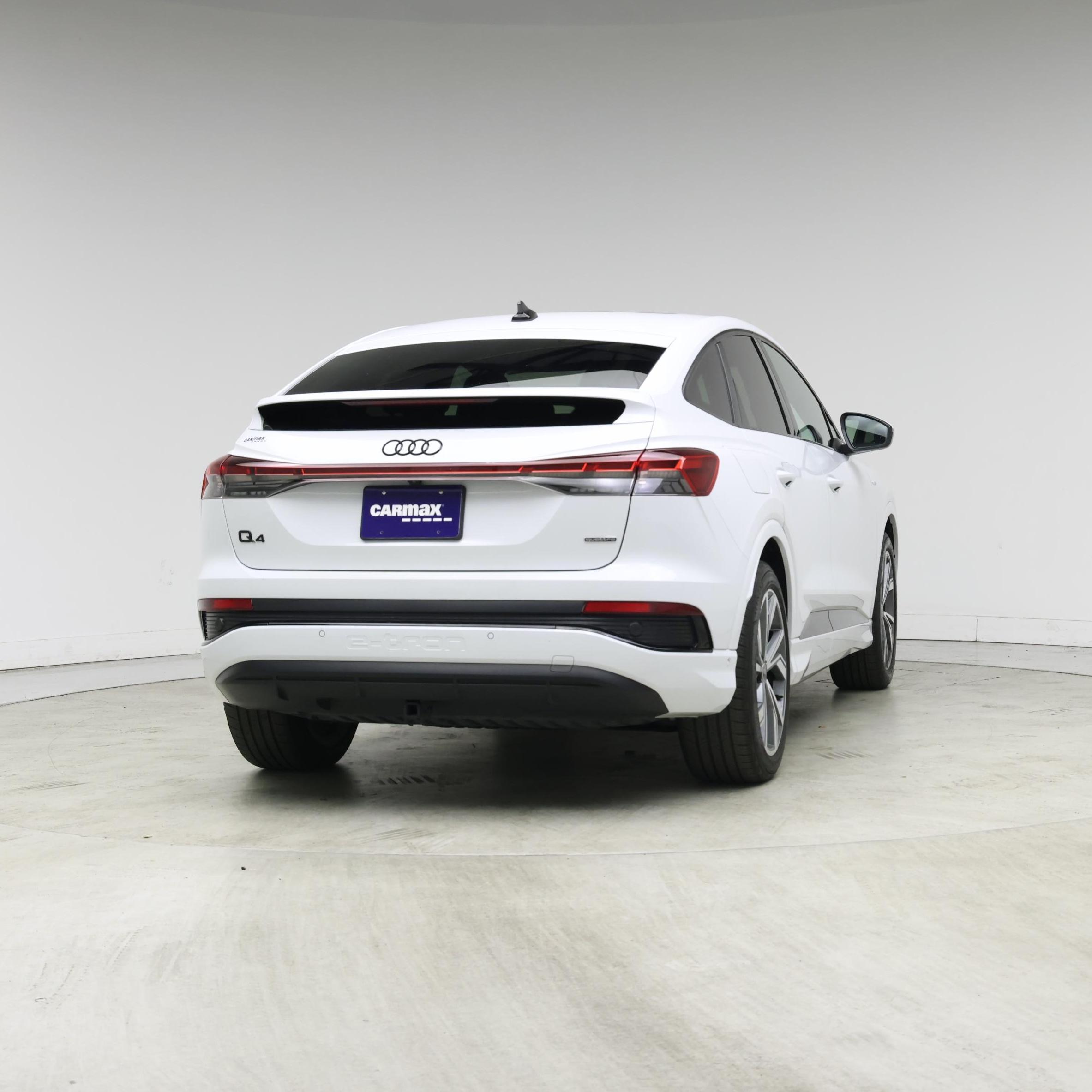 Thumbnail: 2024 Audi Q4 e-tron - 8