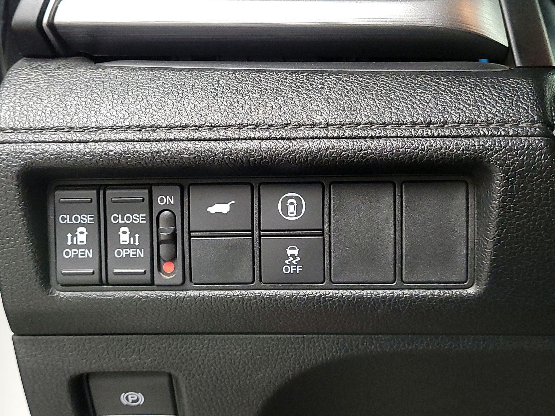 Thumbnail: 2022 Honda Odyssey - 13