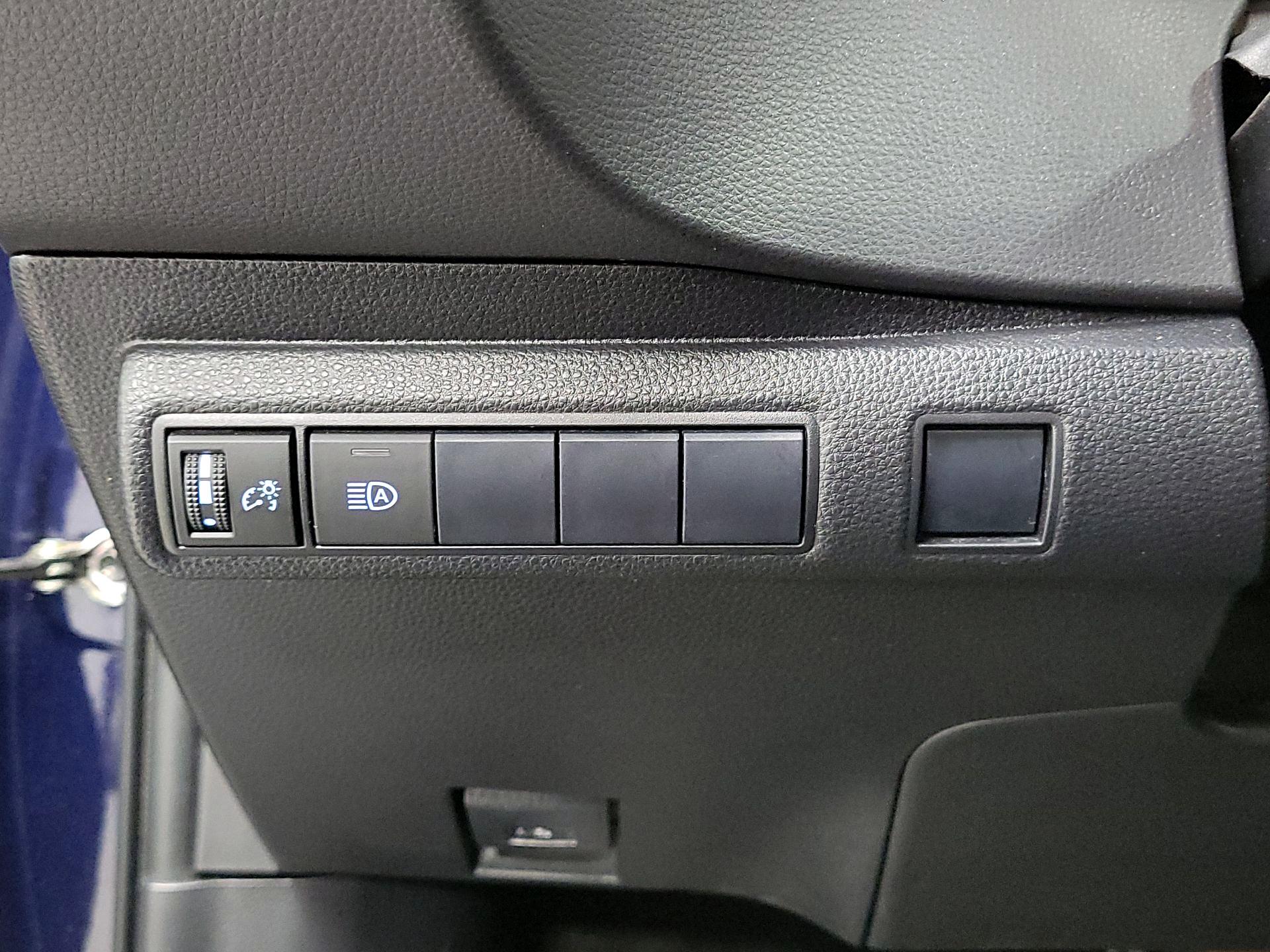 Thumbnail: 2020 Toyota Corolla - 13