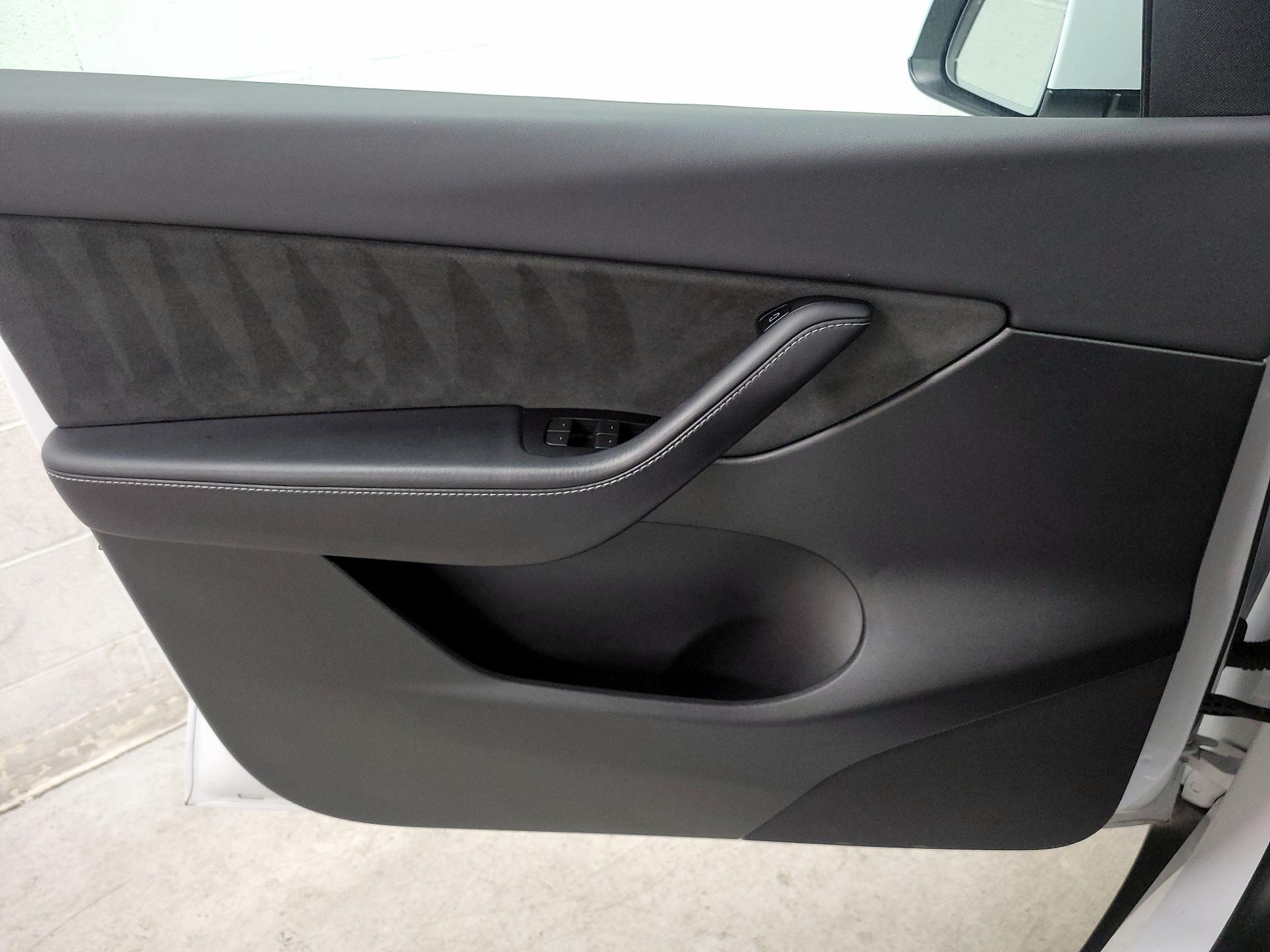 Thumbnail: 2022 Tesla Model Y - 12