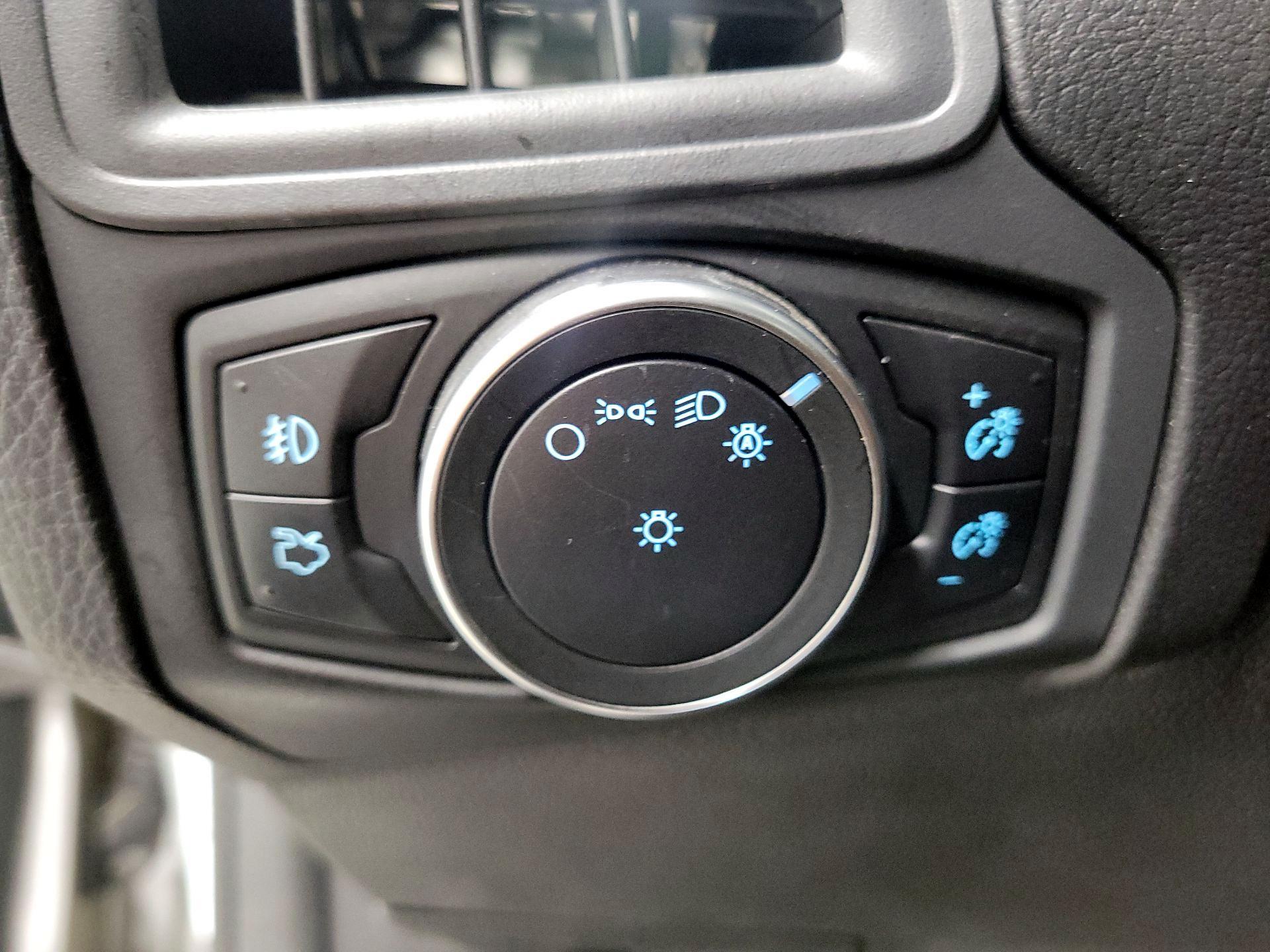 Thumbnail: 2017 Ford Focus - 13