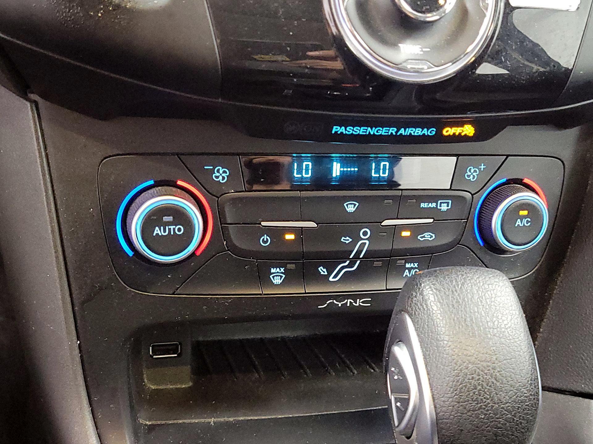 Thumbnail: 2017 Ford Focus - 16