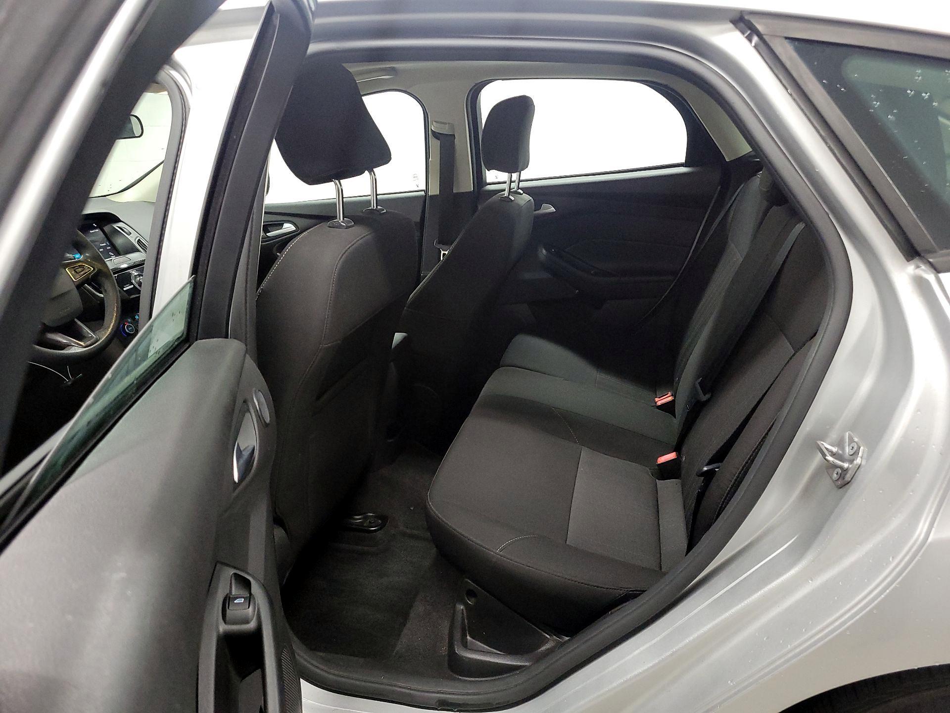 Thumbnail: 2017 Ford Focus - 18