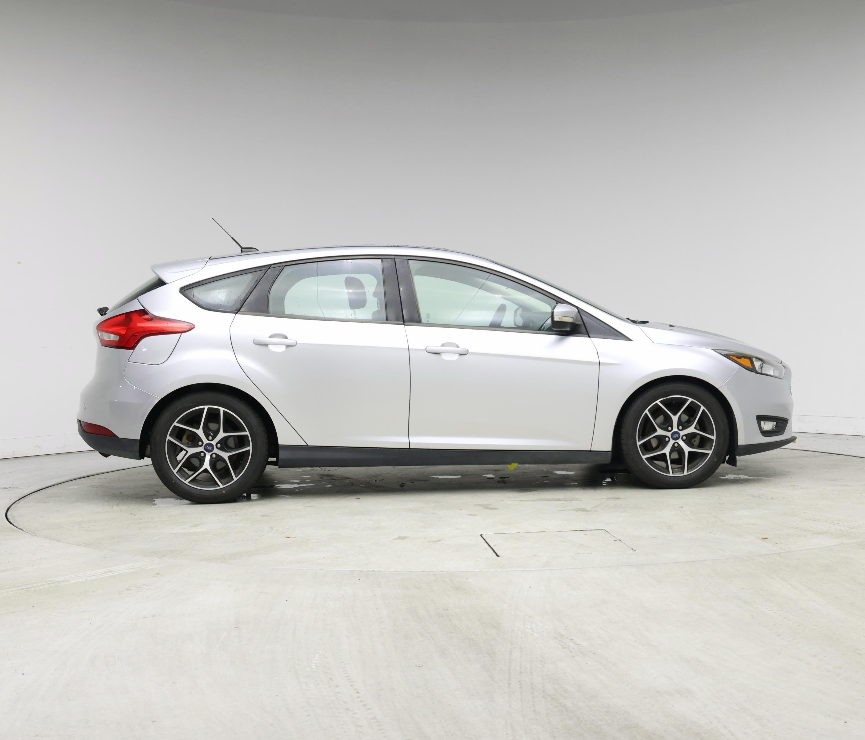 Thumbnail: 2017 Ford Focus - 7
