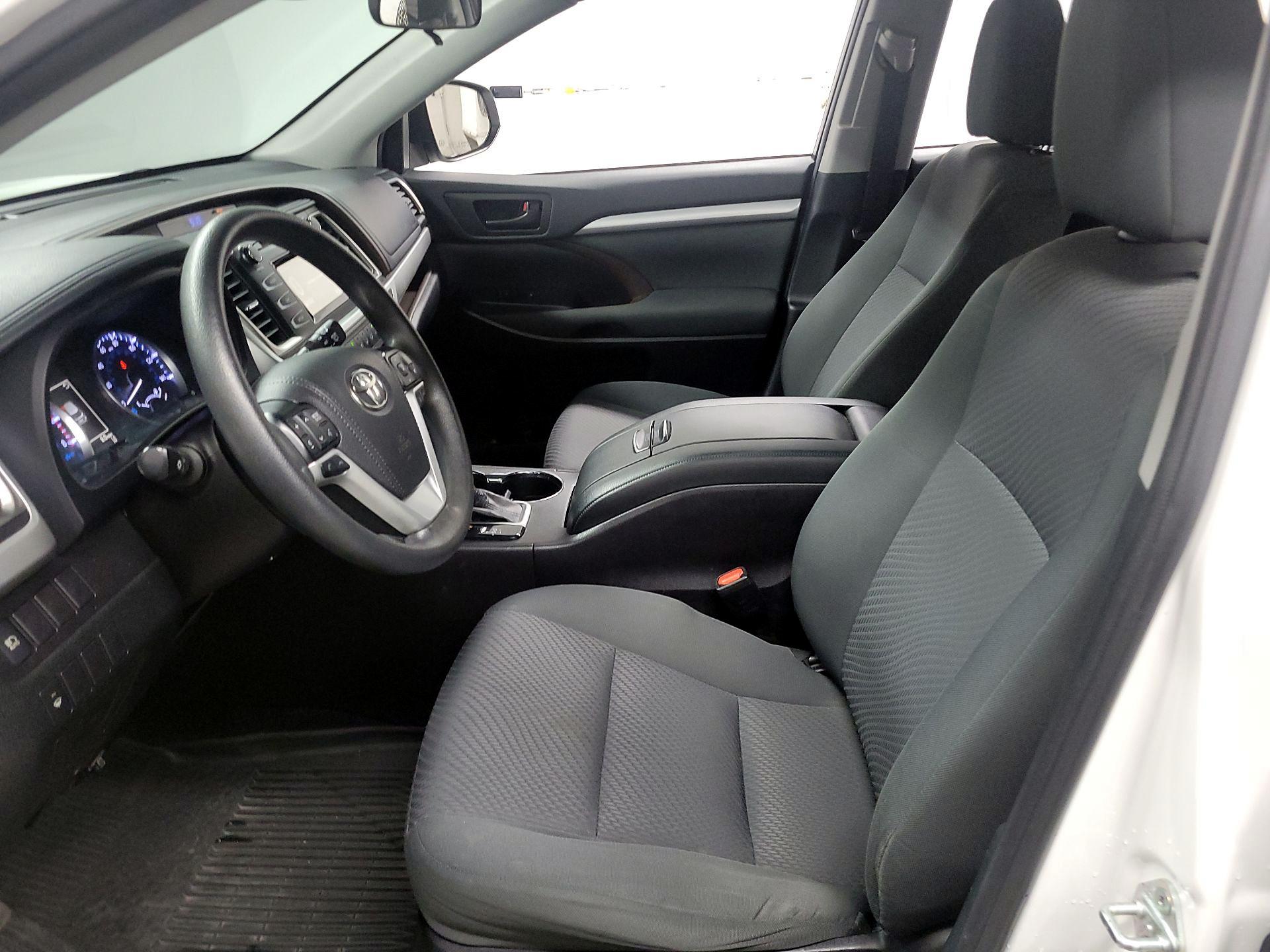 Thumbnail: 2019 Toyota Highlander - 11