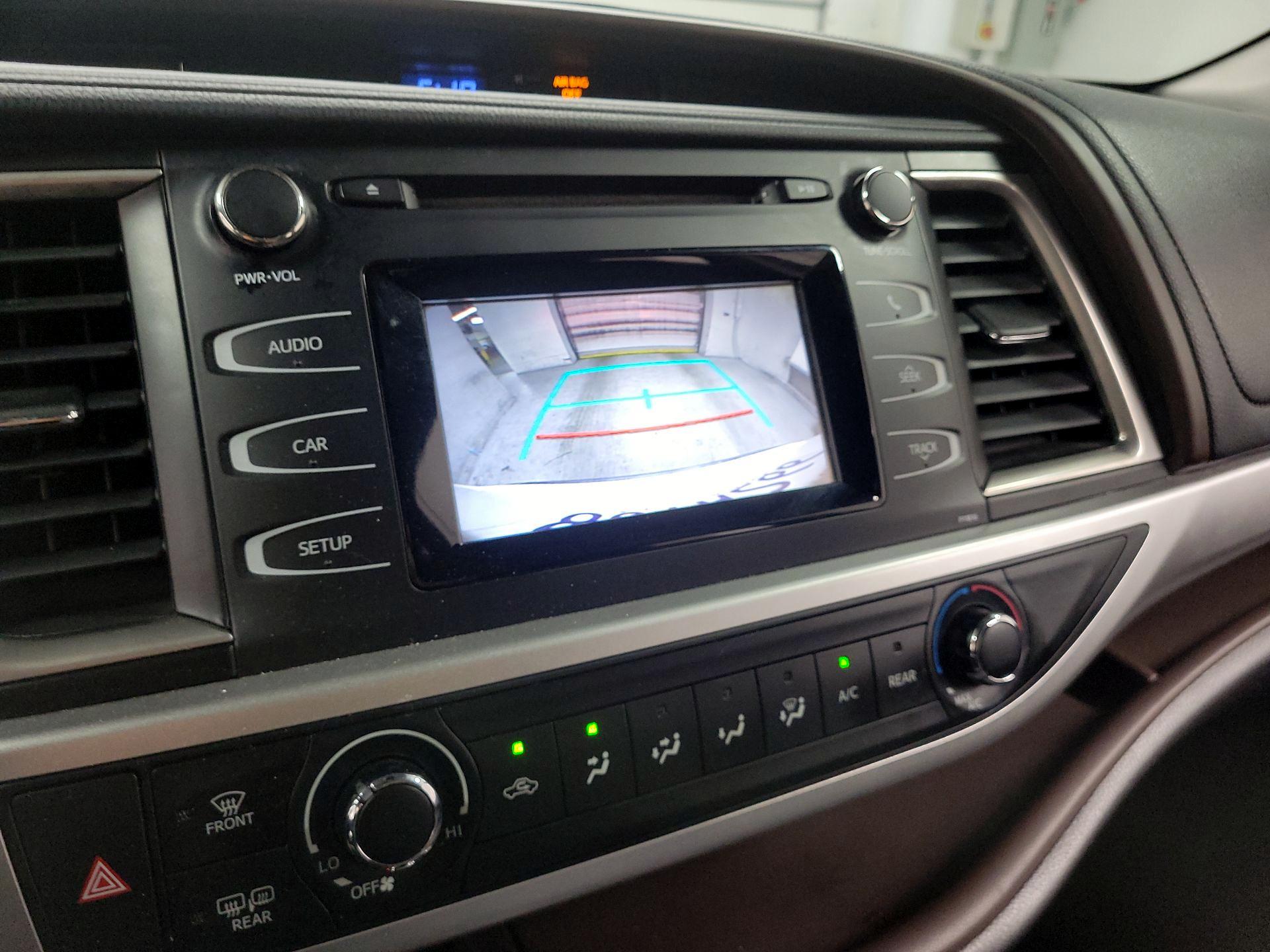 Thumbnail: 2019 Toyota Highlander - 13