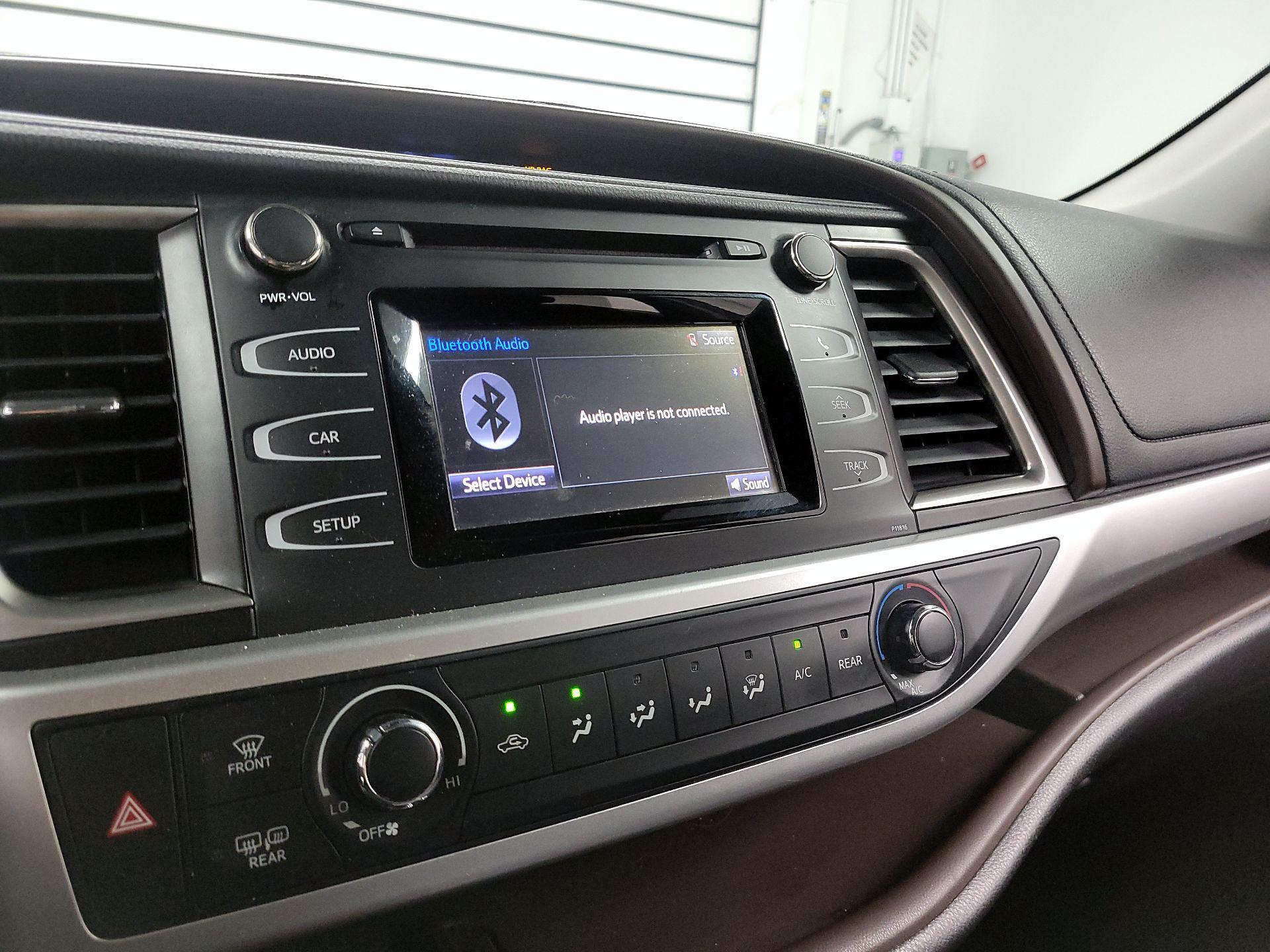 Thumbnail: 2019 Toyota Highlander - 14