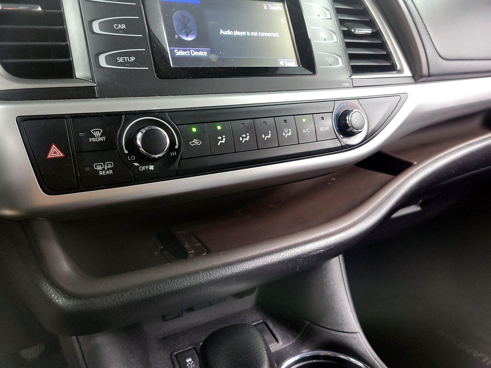 Thumbnail: 2019 Toyota Highlander - 15