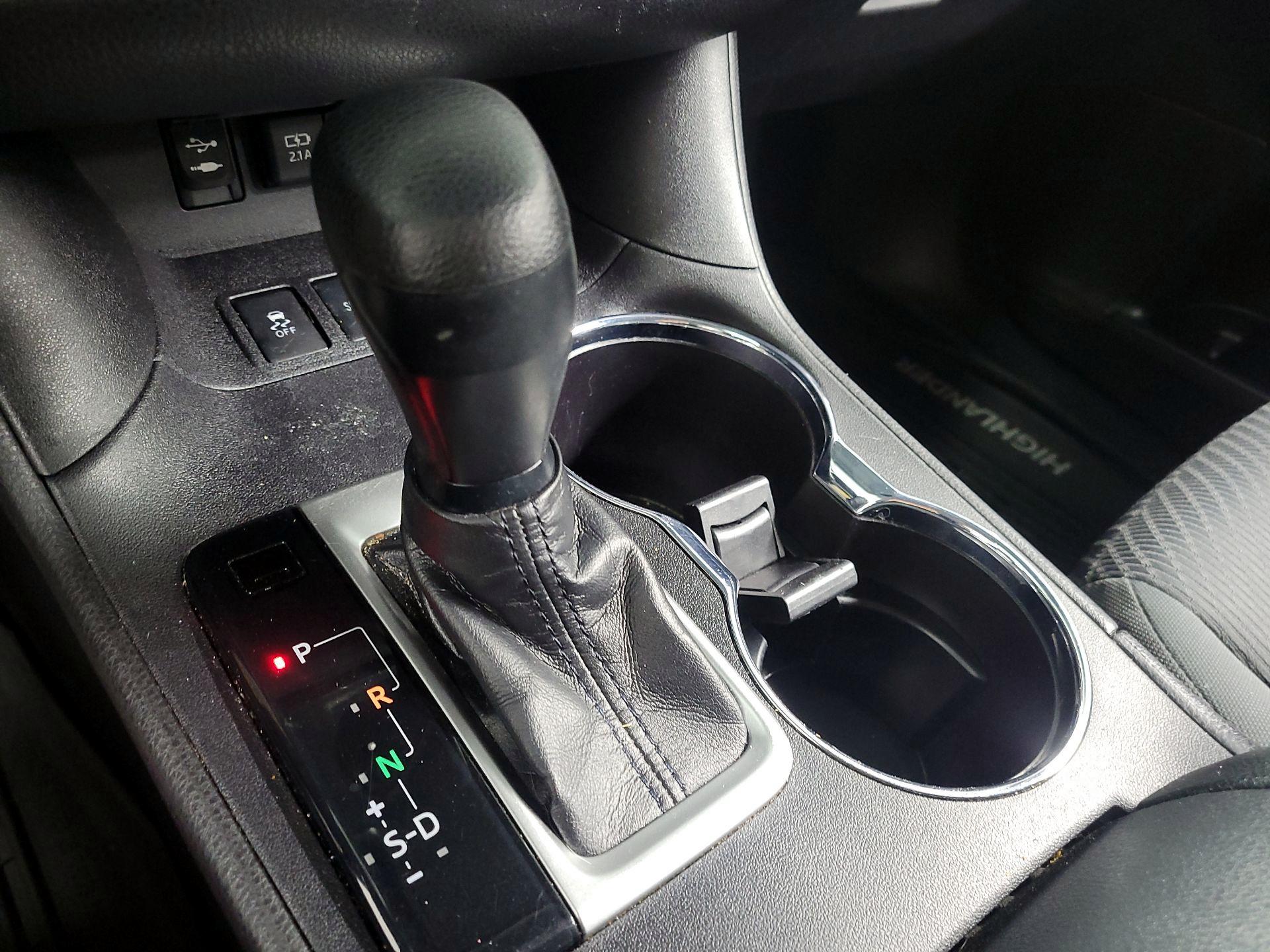 Thumbnail: 2019 Toyota Highlander - 16