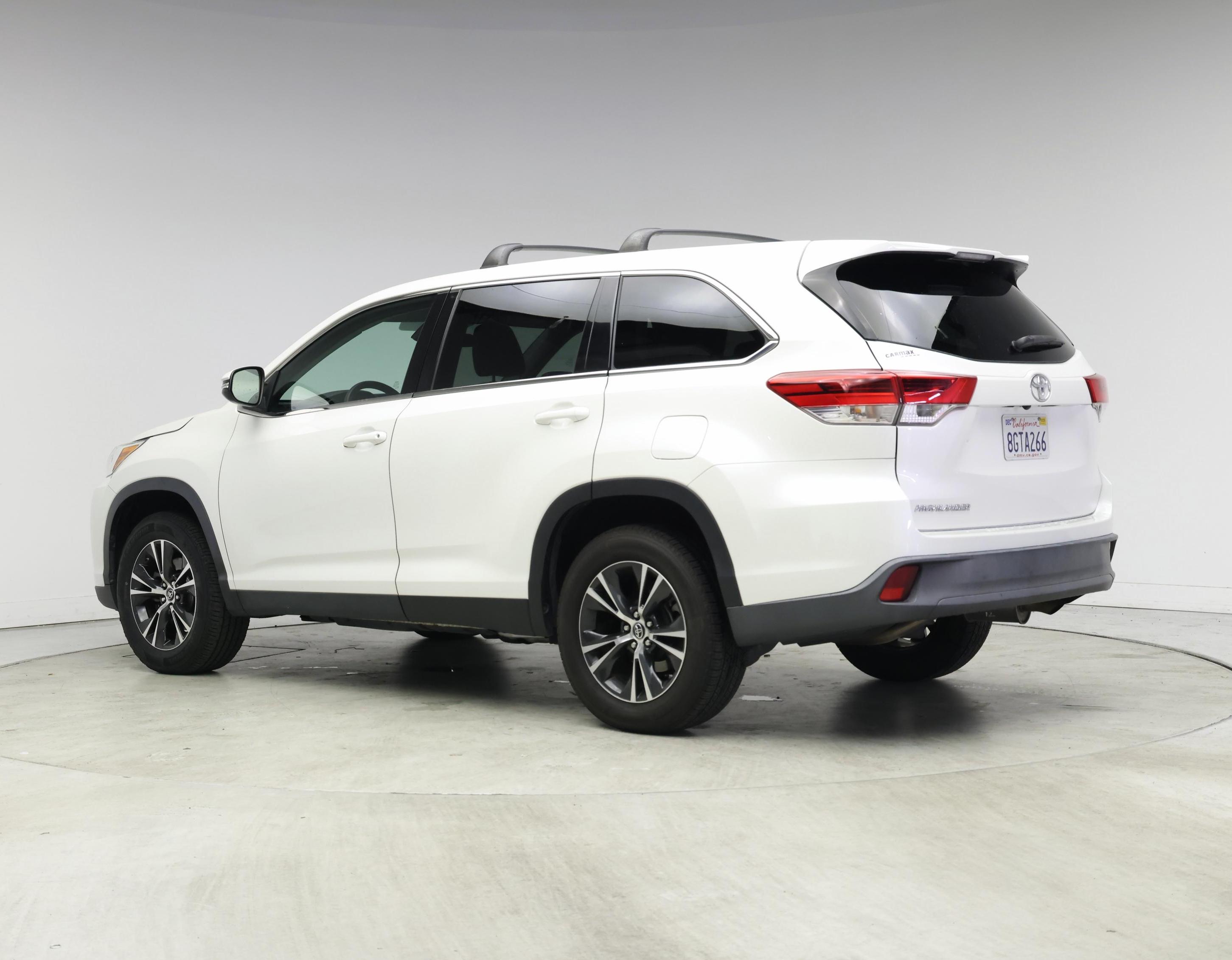 Thumbnail: 2019 Toyota Highlander - 2