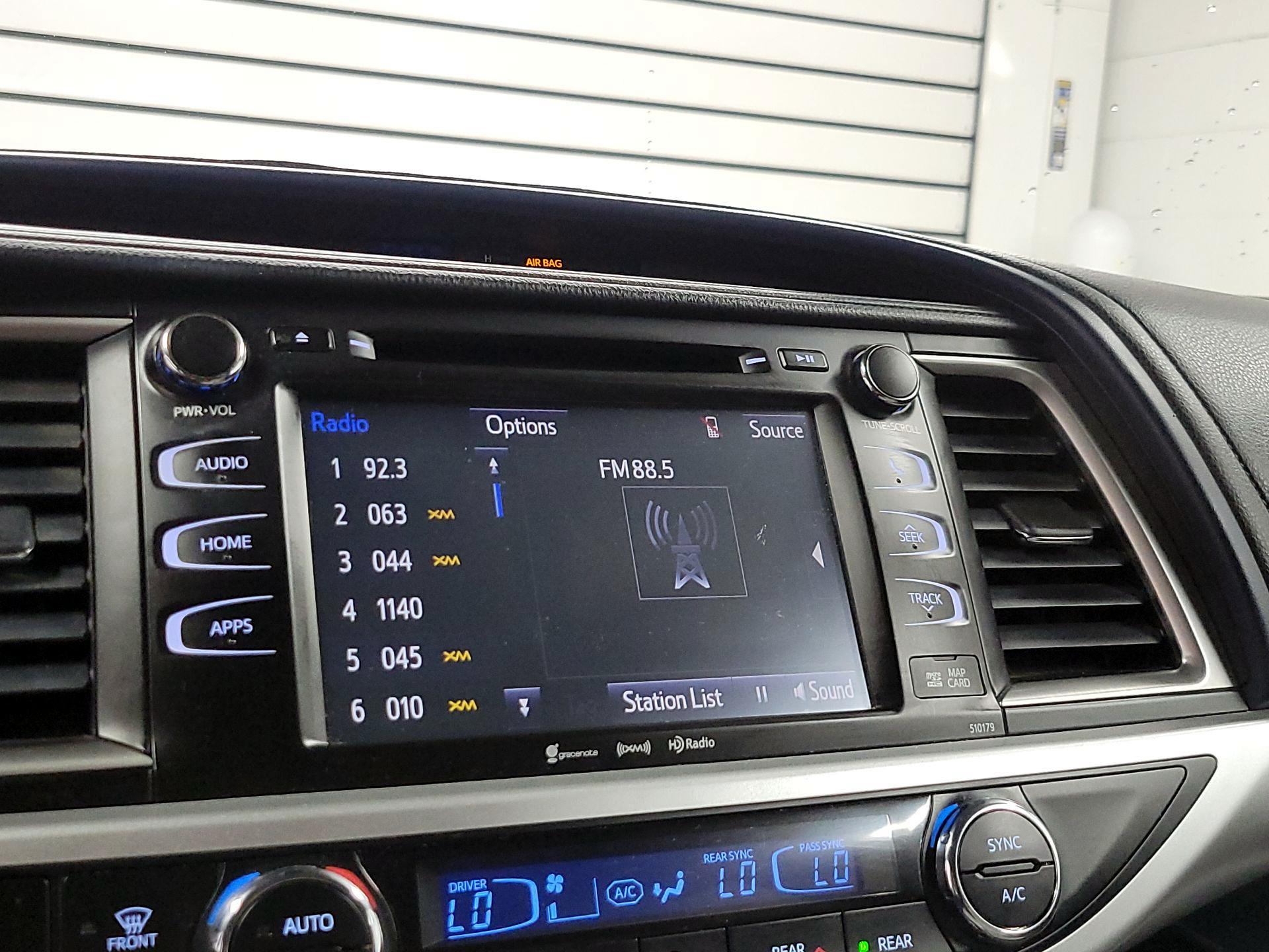 Thumbnail: 2018 Toyota Highlander - 15