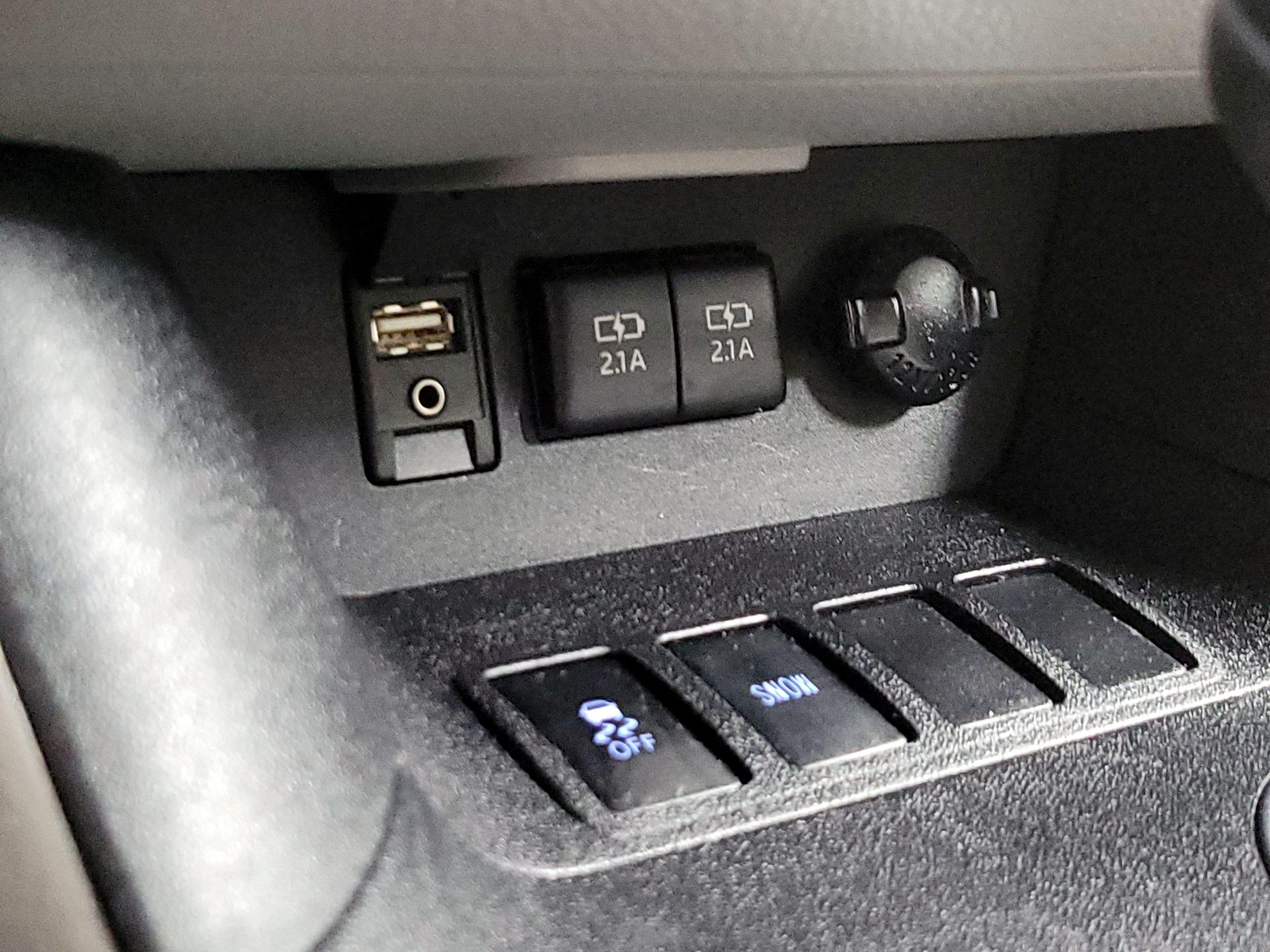 Thumbnail: 2018 Toyota Highlander - 18