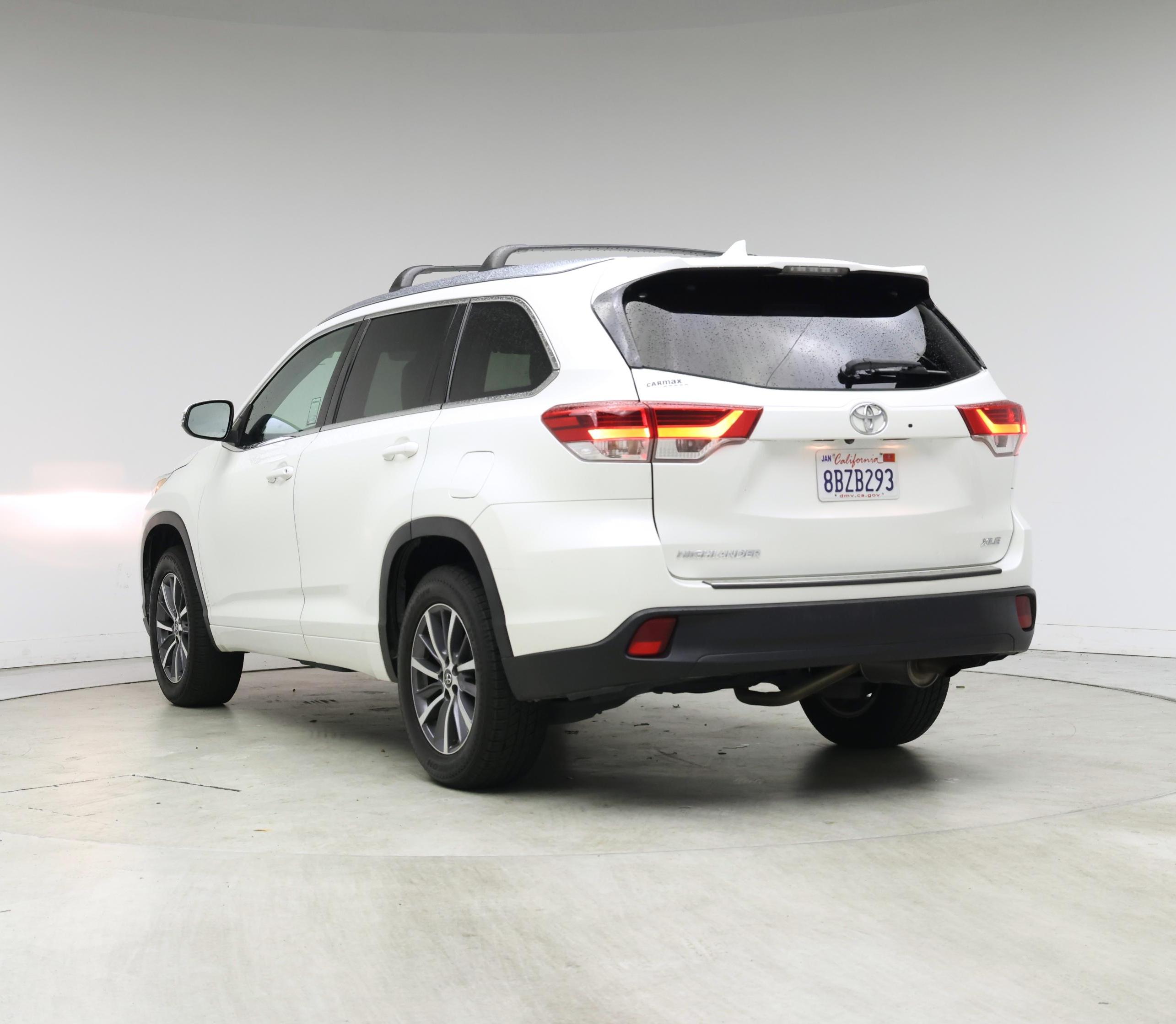 Thumbnail: 2018 Toyota Highlander - 2