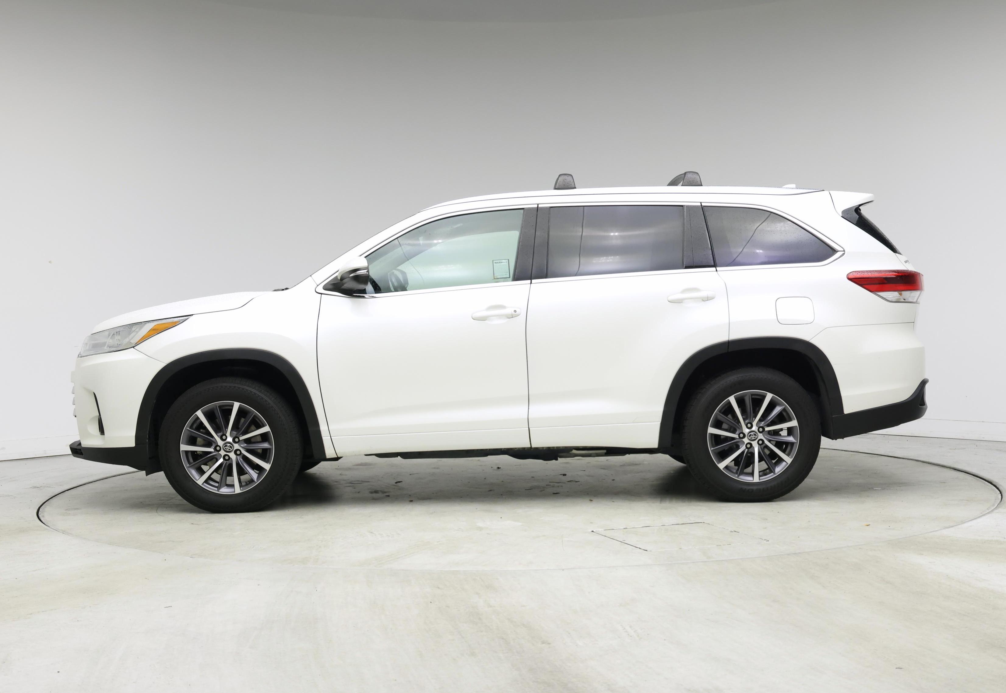 Thumbnail: 2018 Toyota Highlander - 3