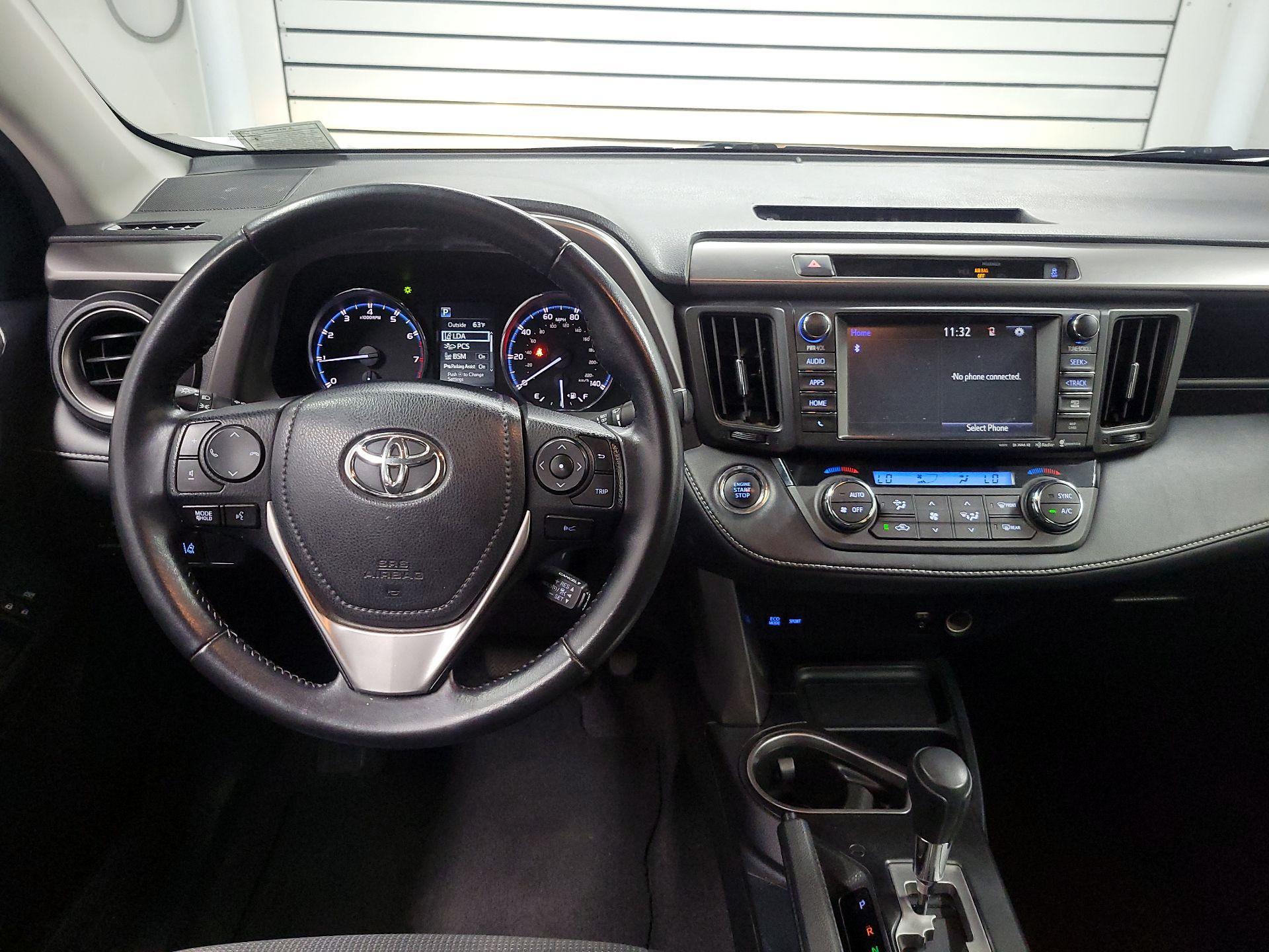 Thumbnail: 2016 Toyota RAV4 - 9