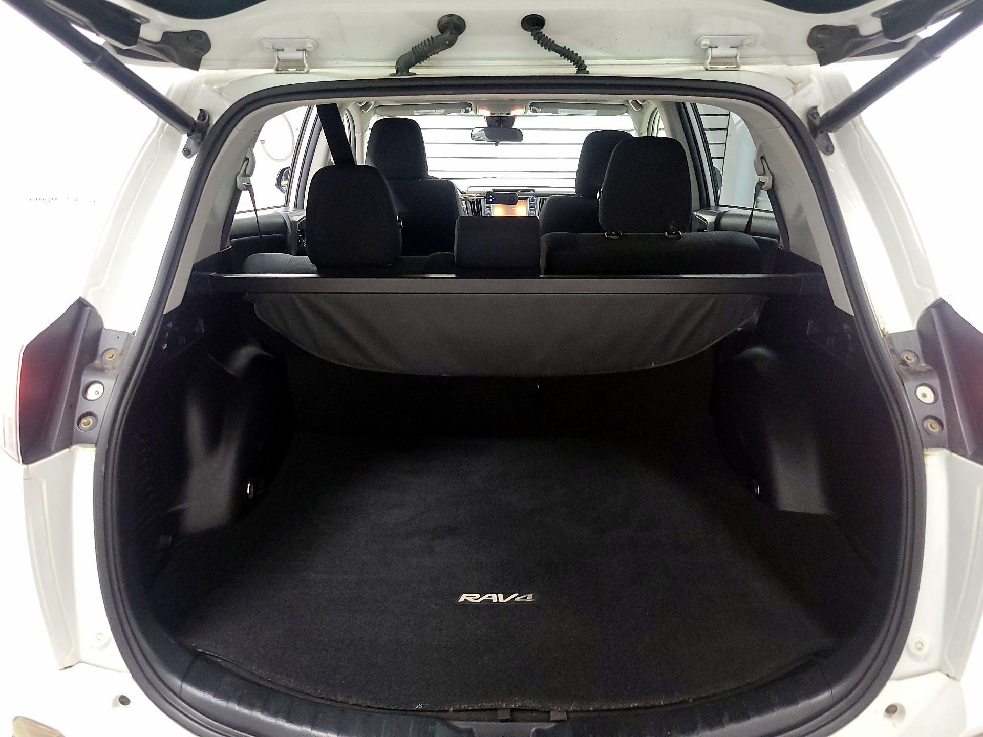 Thumbnail: 2016 Toyota RAV4 - 18